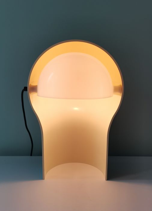 Italian table lamp "Telegono" by Vico Magistretti for Artemide