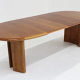 Vintage oval extendable dining table
