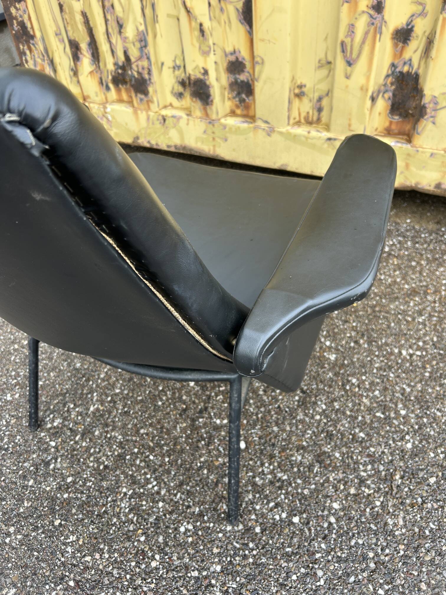 SK660 armchair by Pierre Guariche, Steiner edition