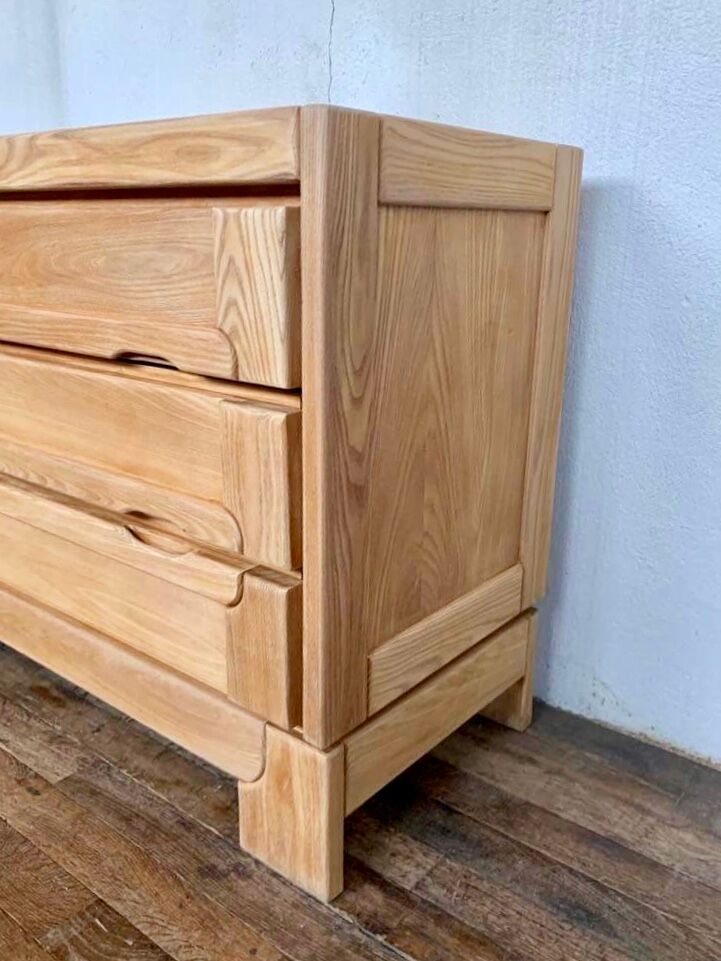Modernist vintage chest of drawers in solid elm