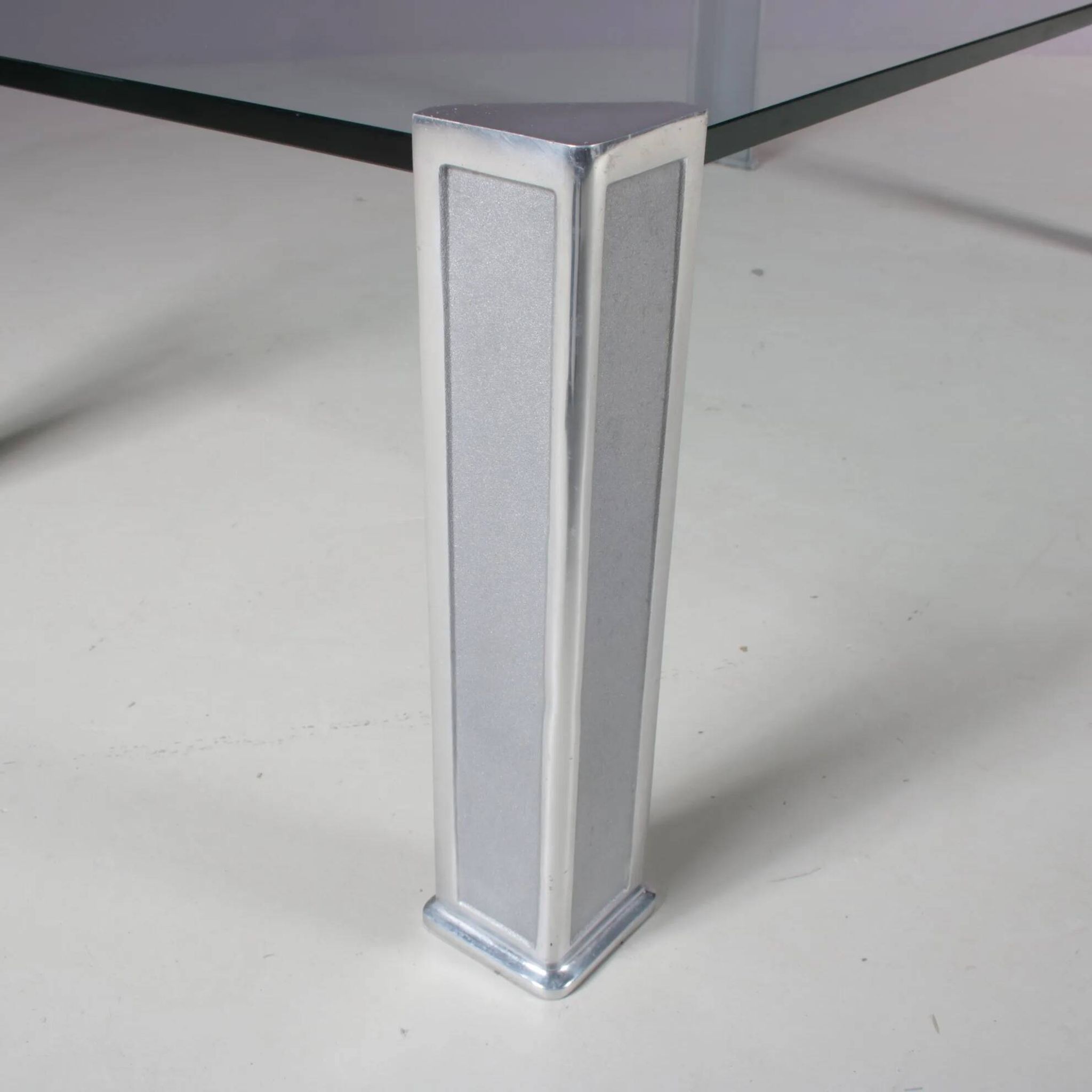 Table basse des années 1970 par Peter Ghyczy, Pays-Bas