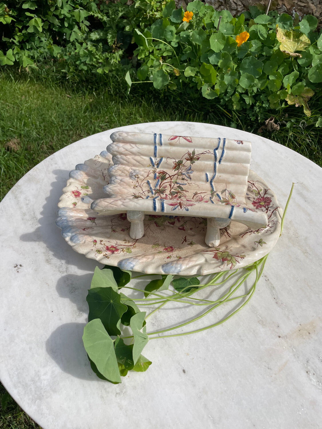 Slush asparagus serving dish.