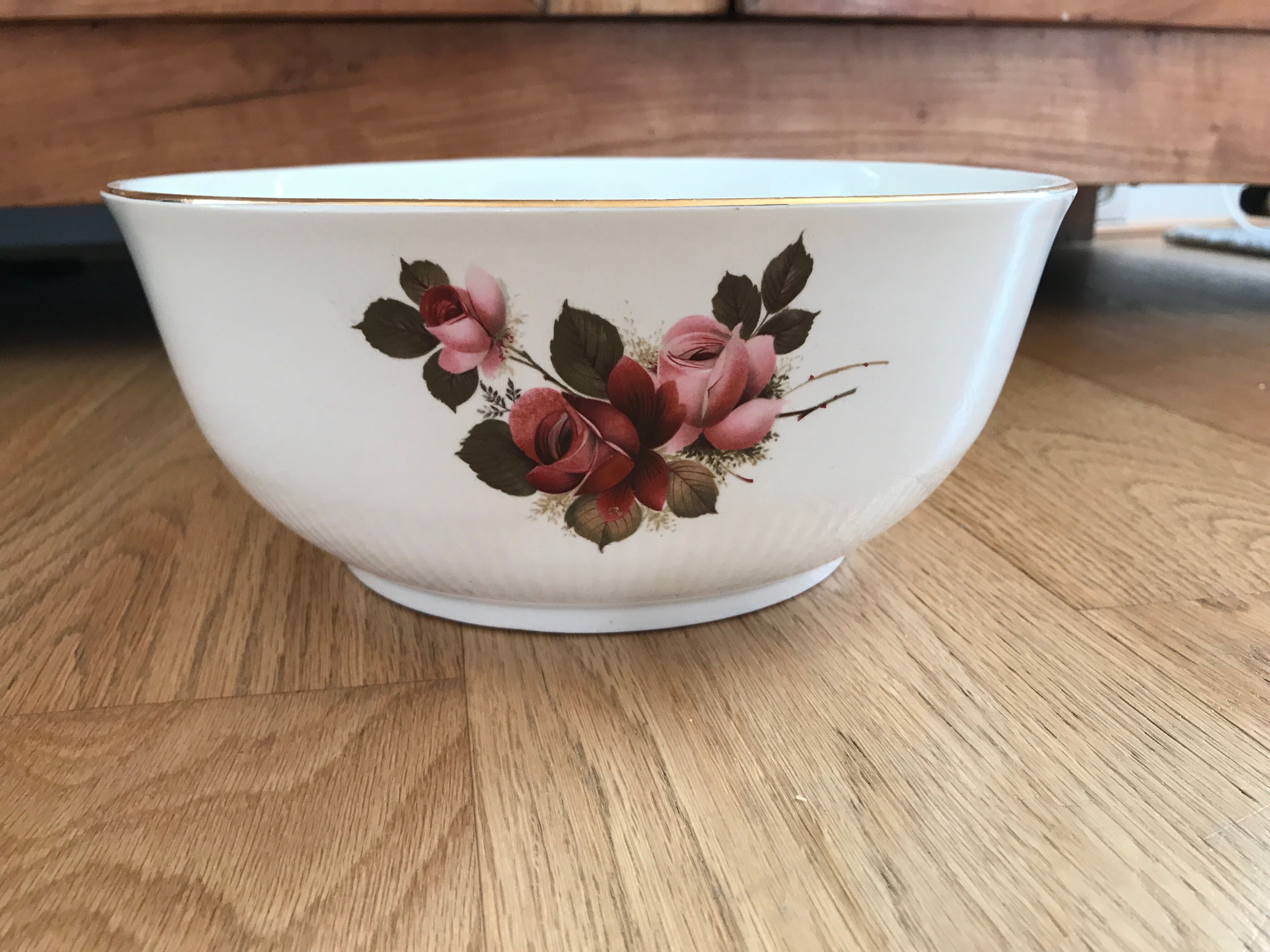Sarreguemines salad bowl with Richemond decoration
