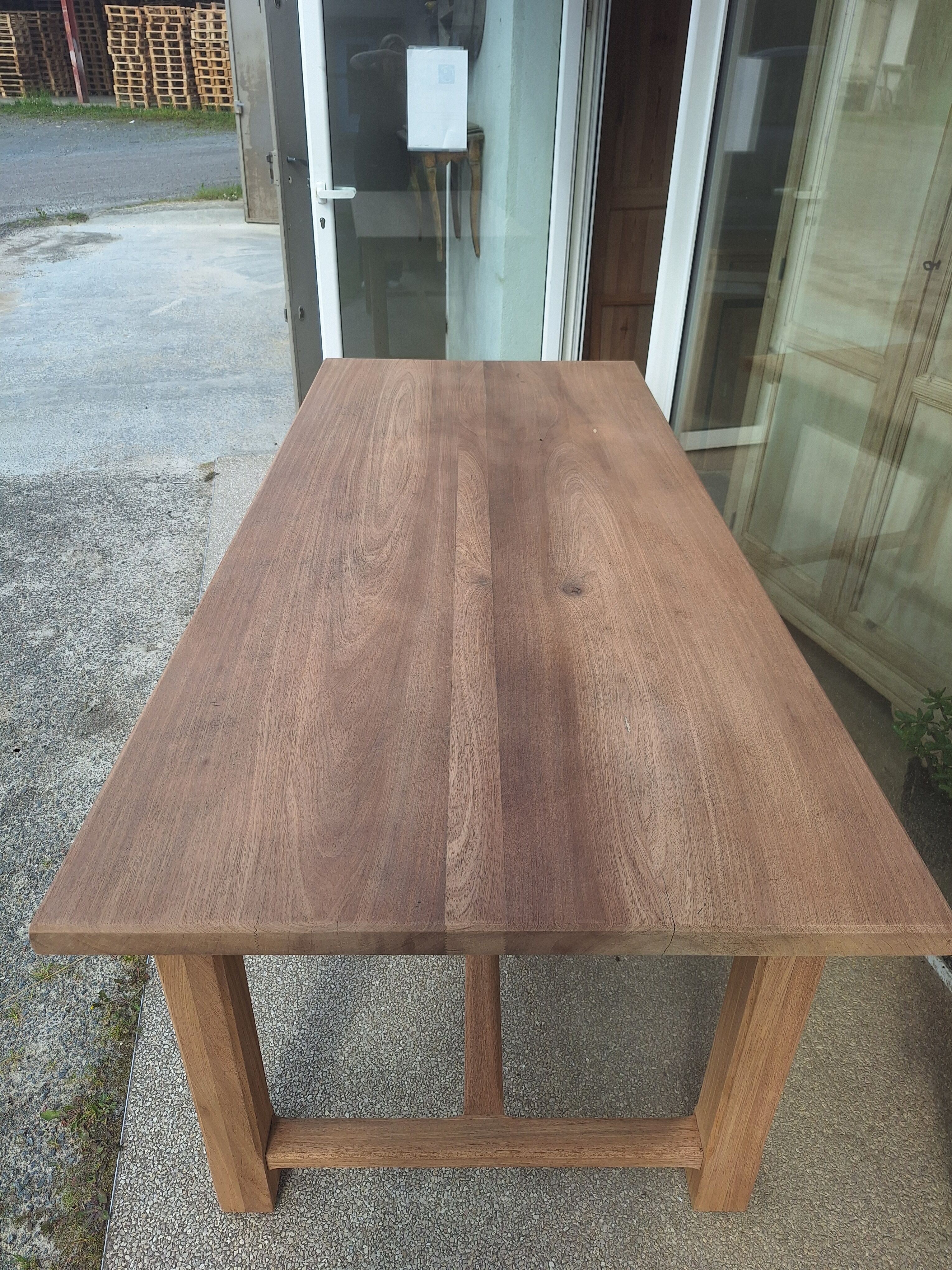 Farm table