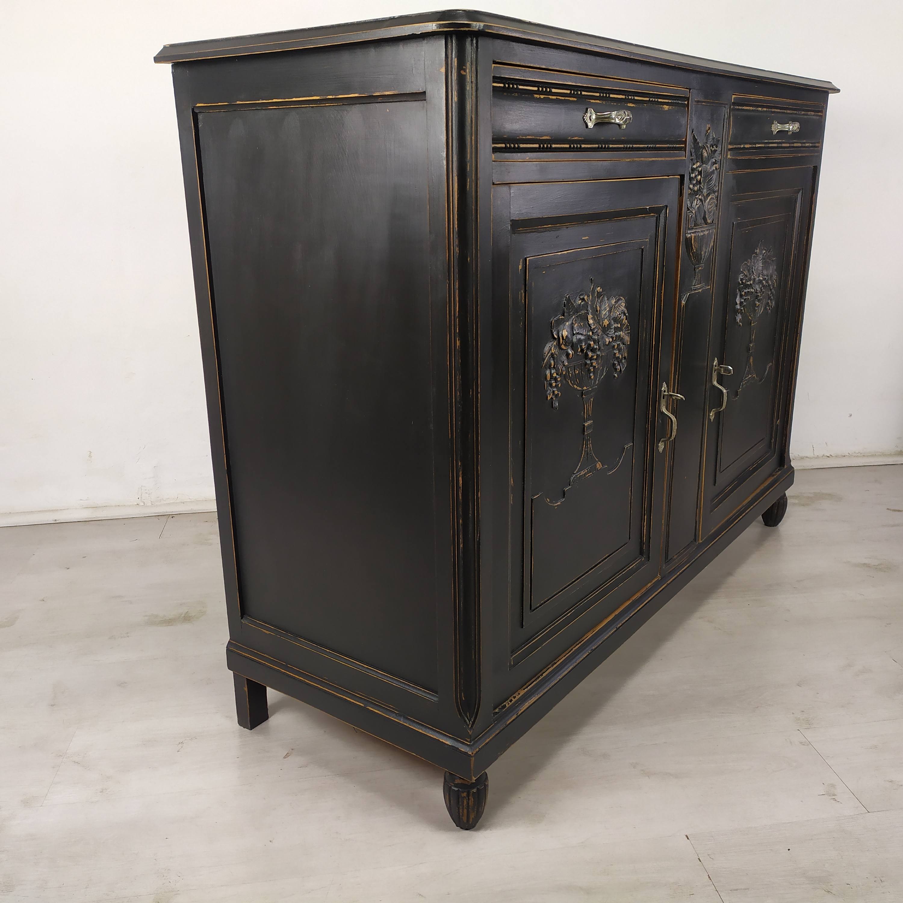 Buffet 1920 patinated black
