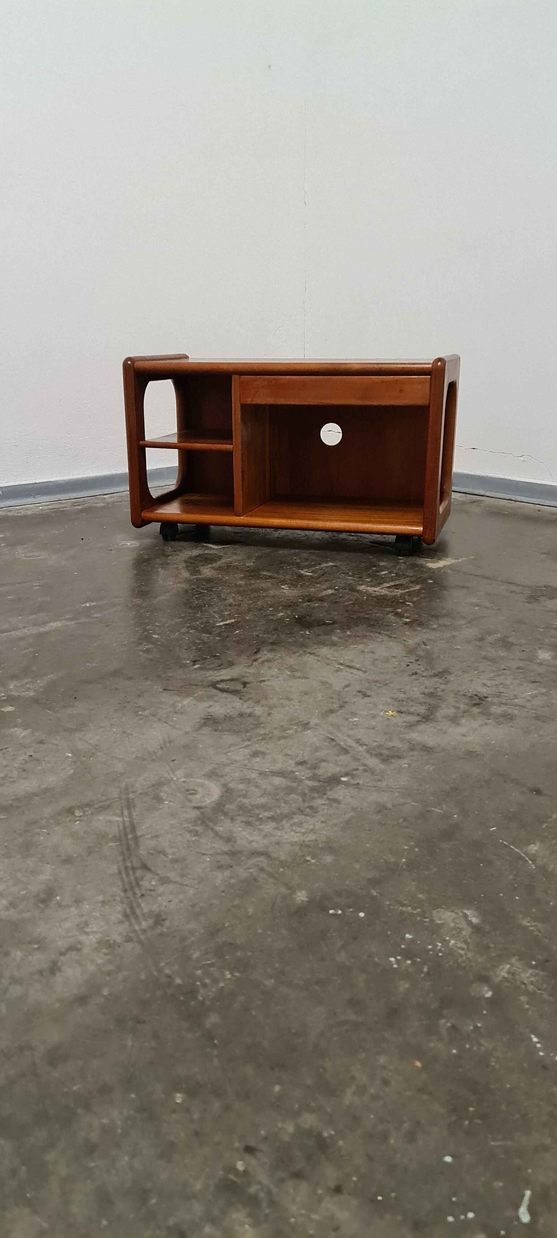 Vintage teak Hi Fi or Tv trolley