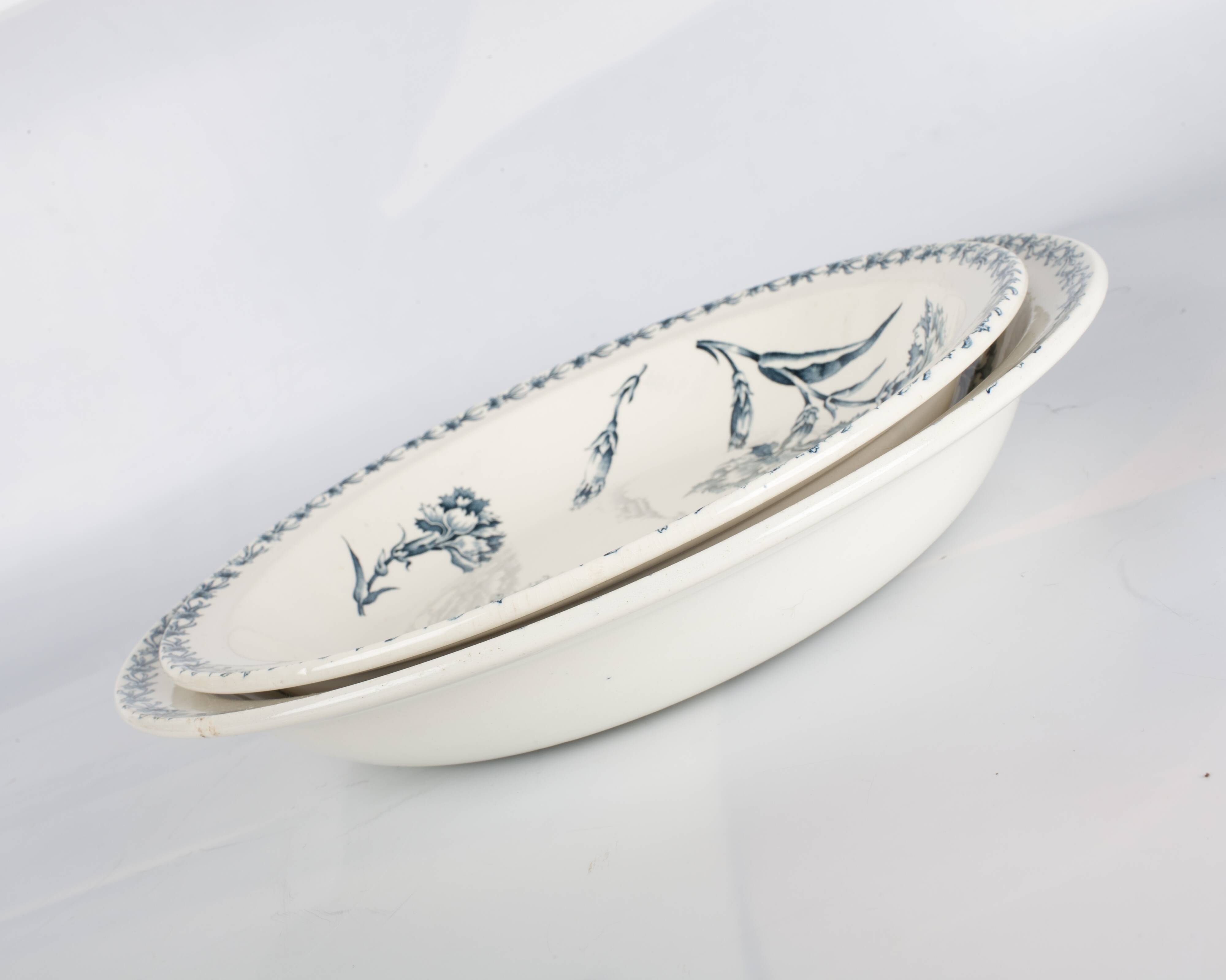 2 large round dishes of service, vegetable. Lunéville K & G model Œillets. French Antique