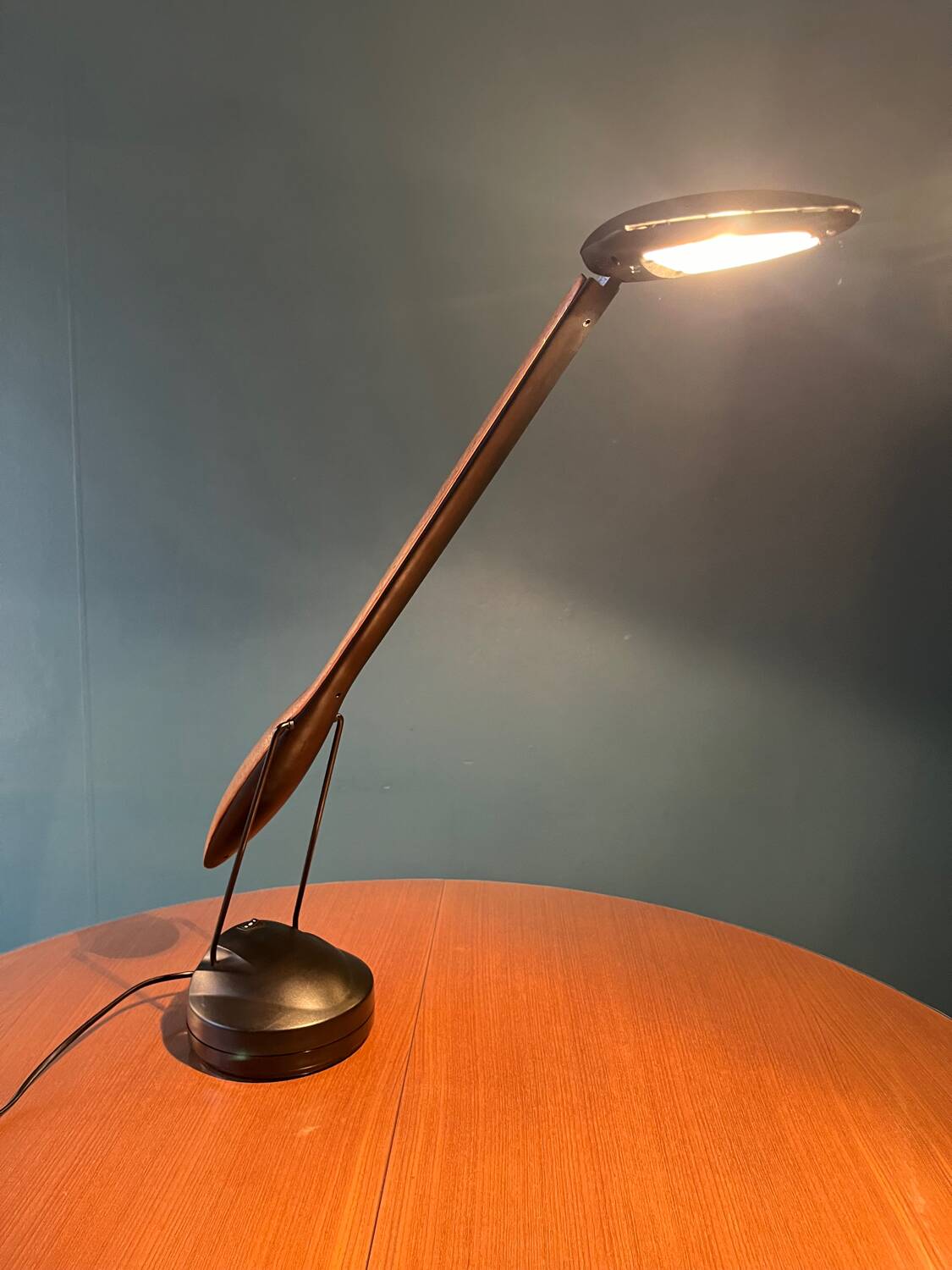 Unilux wooden desk lamp