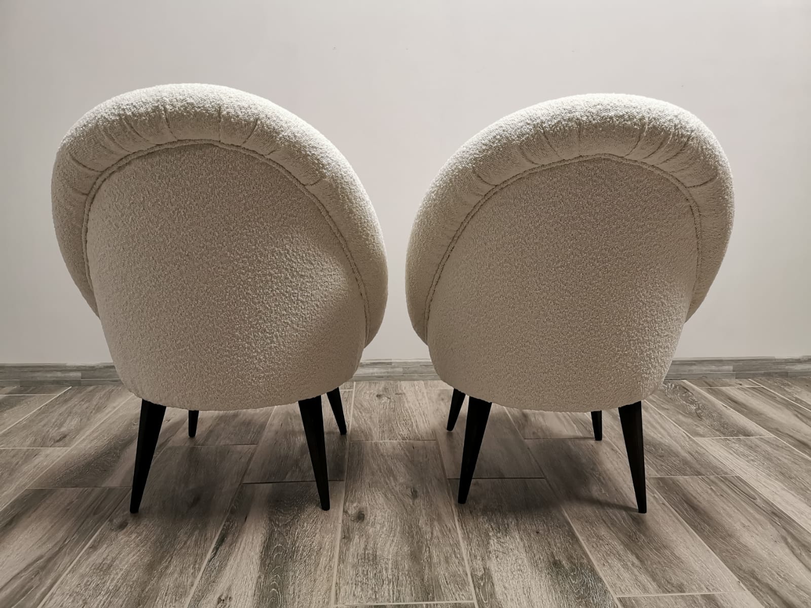 Paire de fauteuils mid-century restaurés
