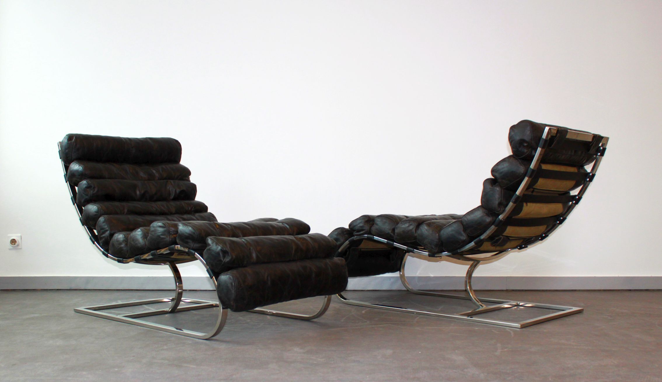 Metal and leather long chair 1970