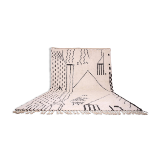 Handmade traditional carpet 250cm x 150cm Moroccan