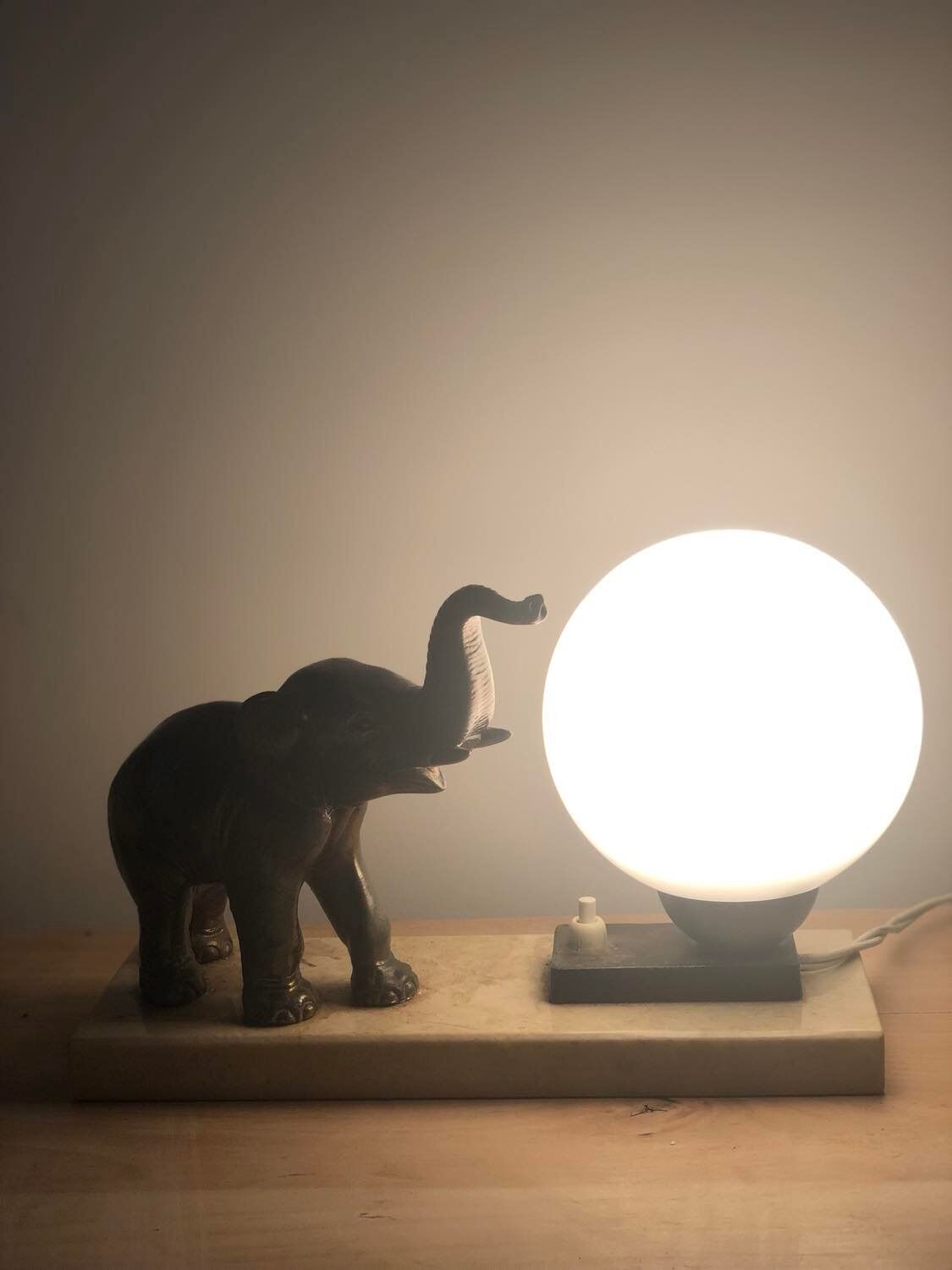 Lampe éléphant art déco