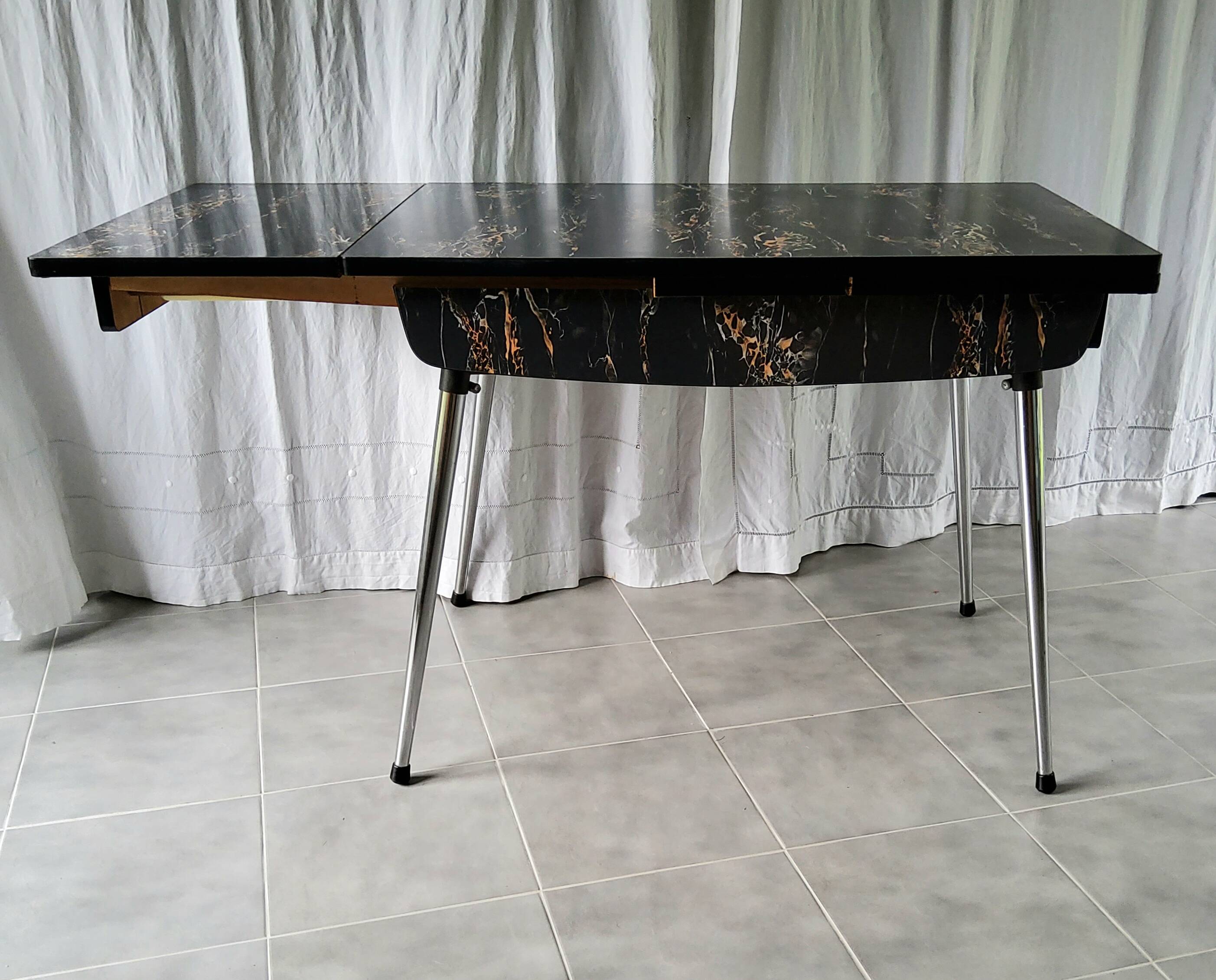 Ensemble en formica marbré