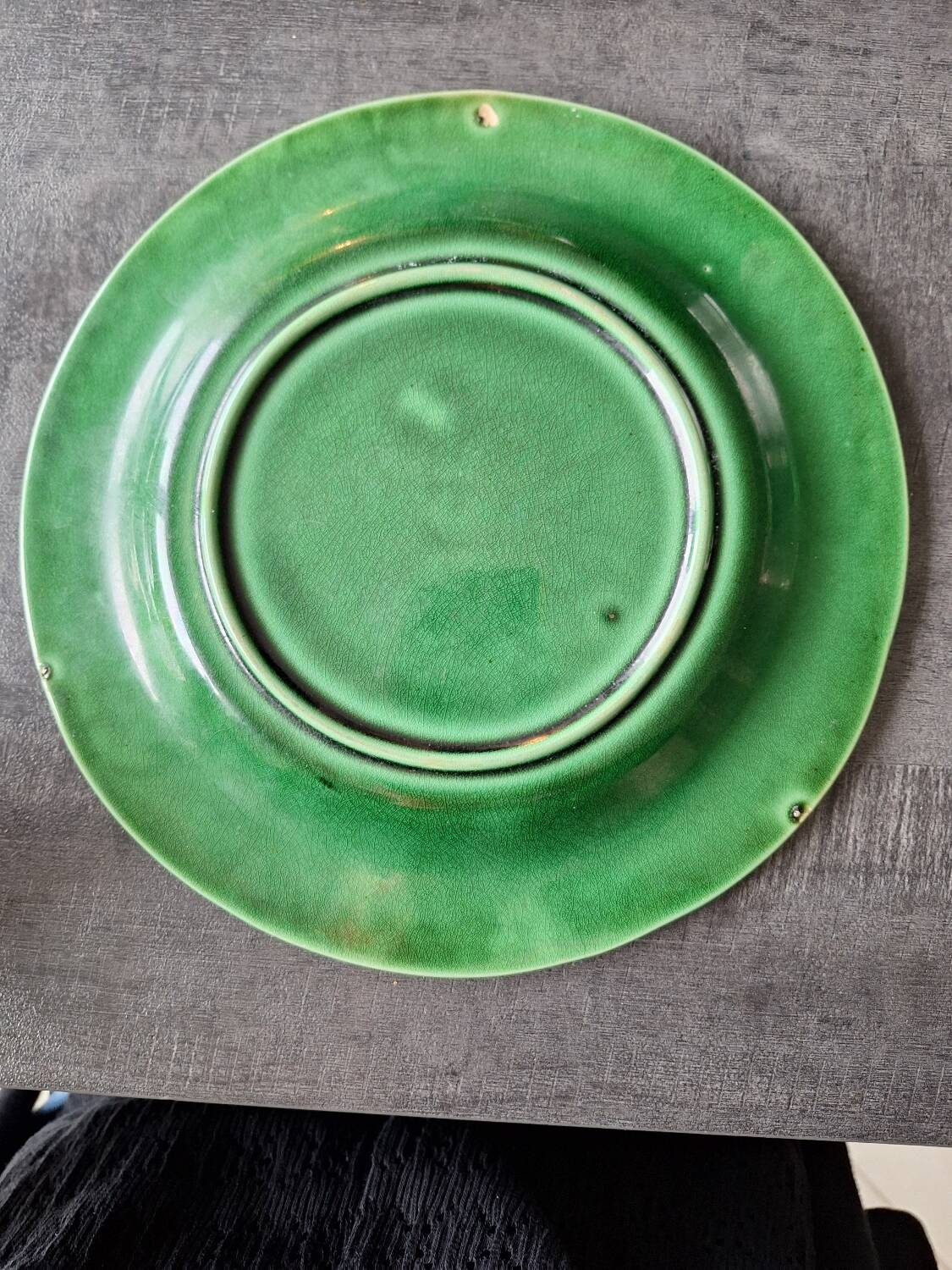 6 green slip plates