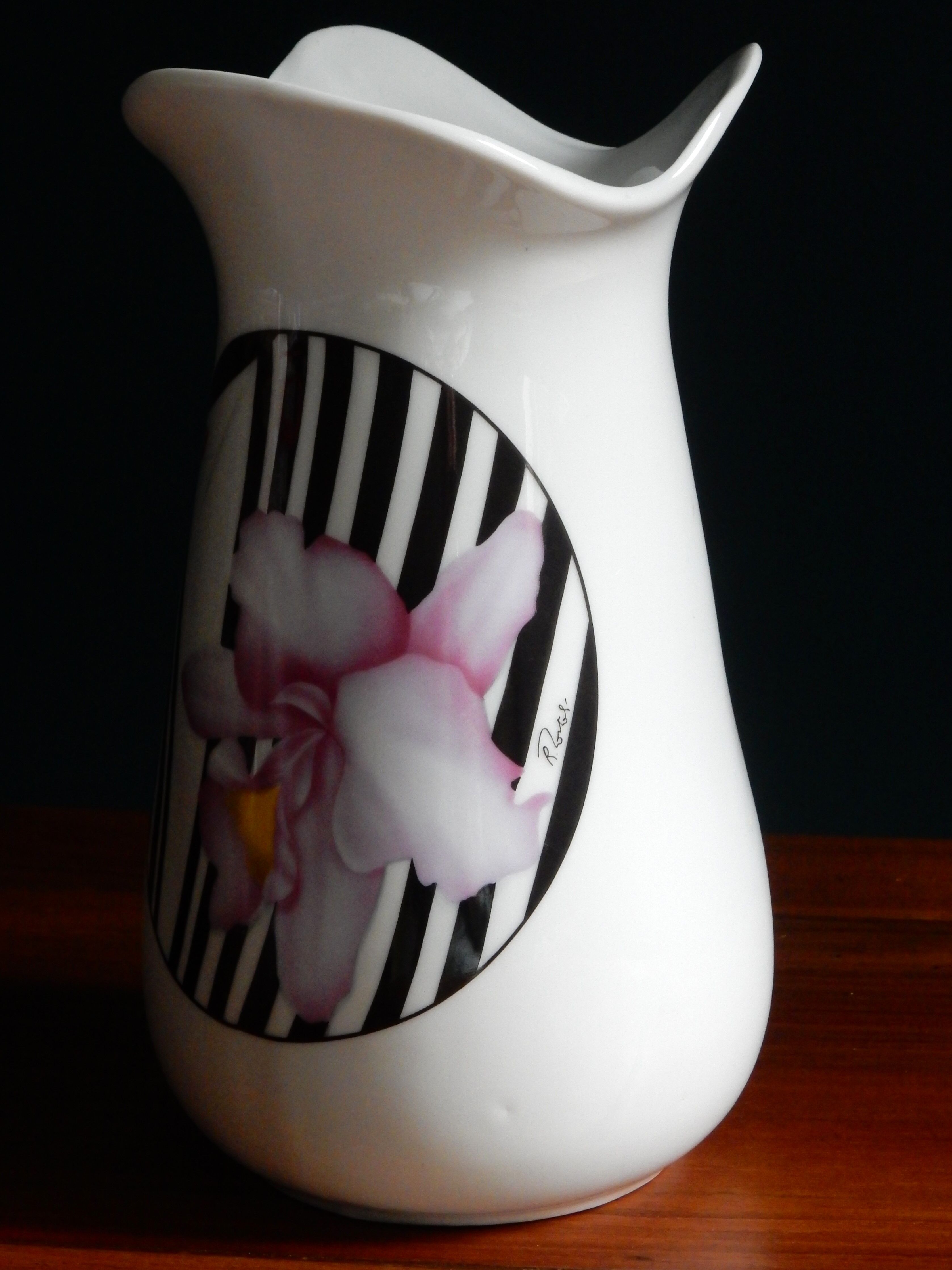 Roberto Tortoli vase from the 80s