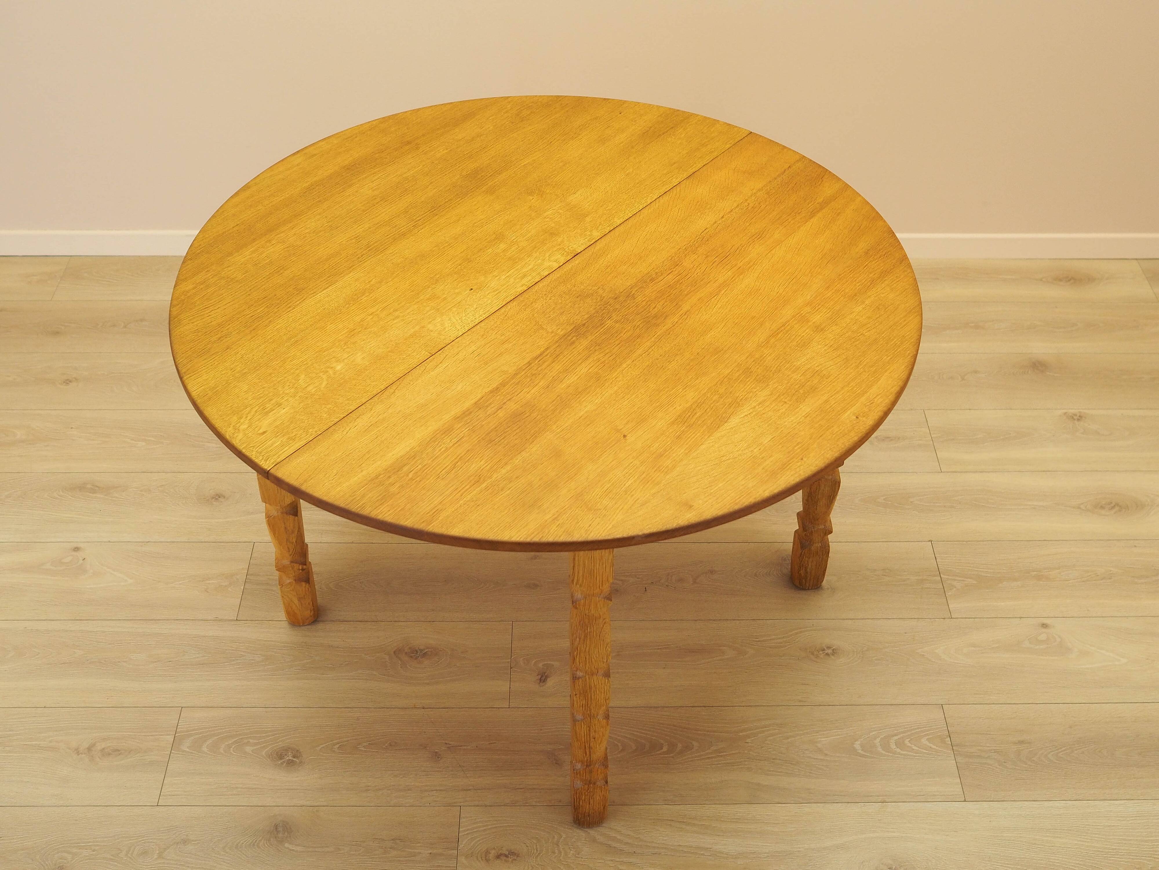 Round oak table, Danish design, 1960s, designer: Henning Kjærnulf