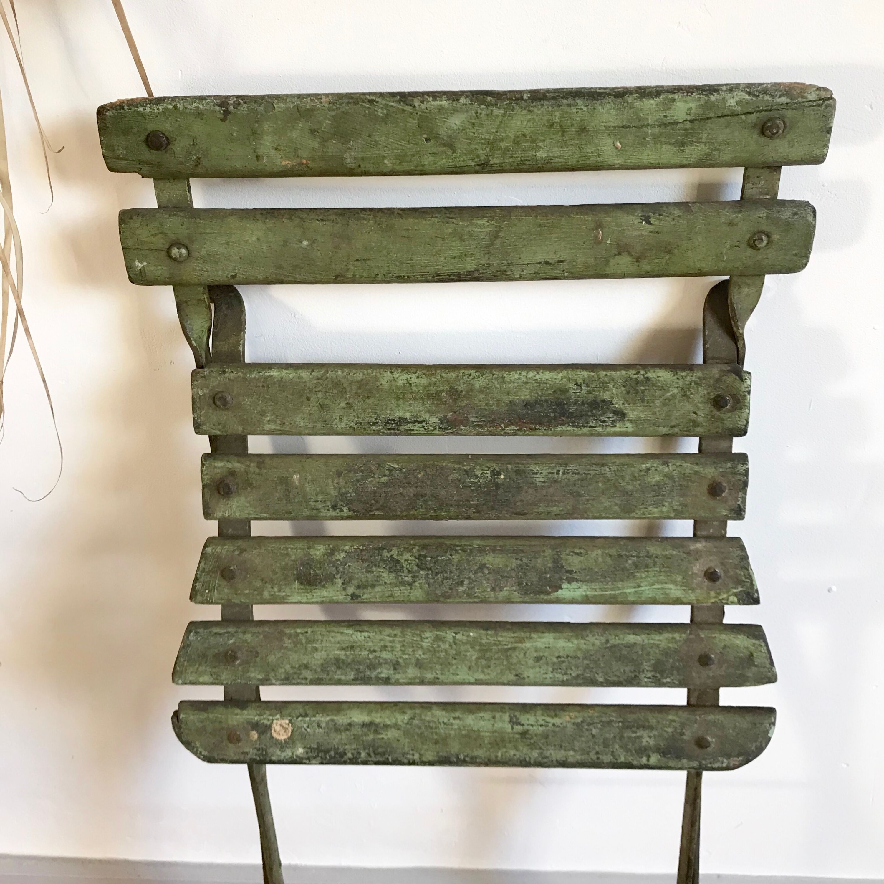 Folding garden chair