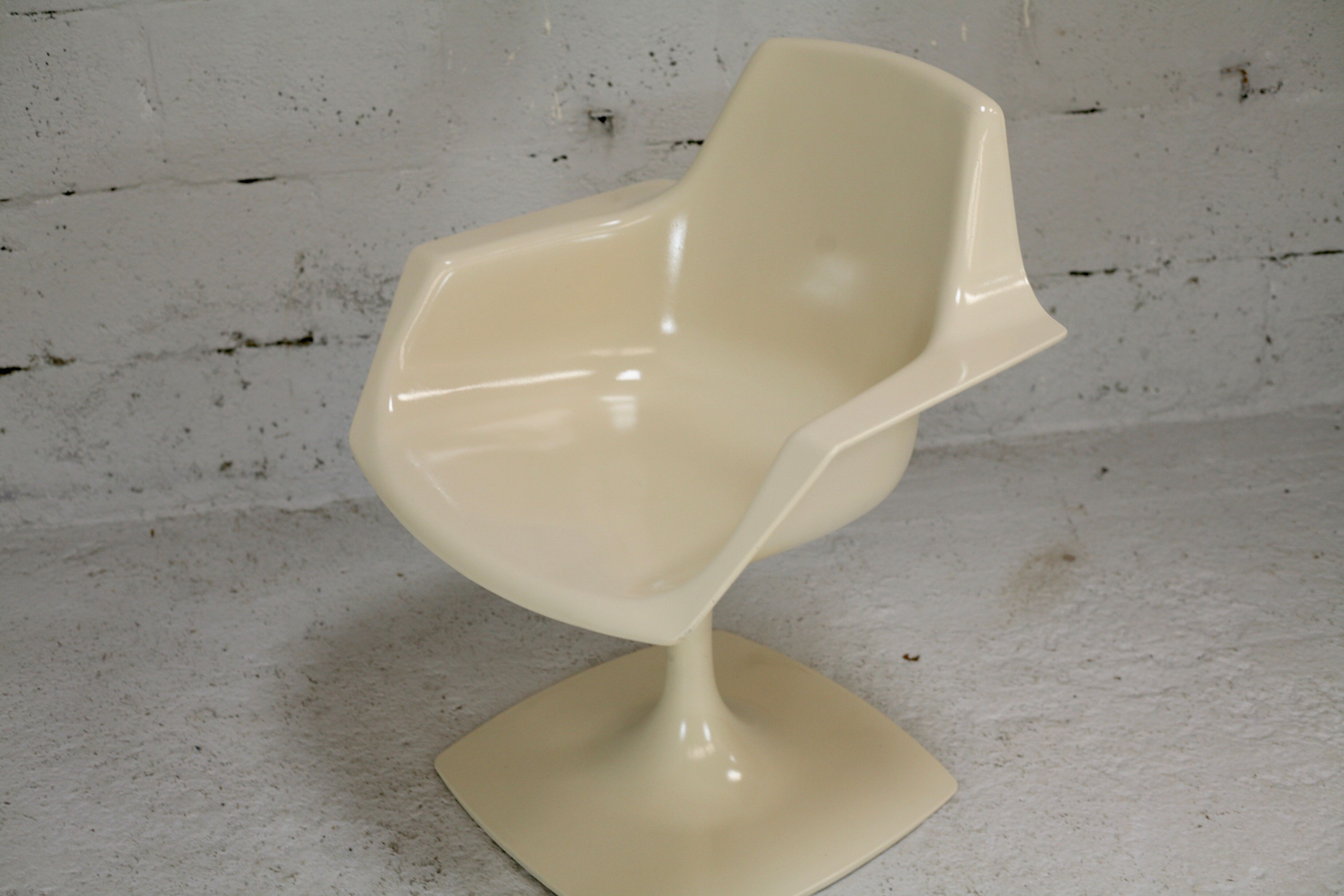 Armchair by Orlowski, resin, France, cira 1970, Stamp.