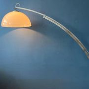 Lampadaire arc vintage de l'ère spatiale dans le style de Guzzini