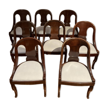 8 chairs in solid mahogany