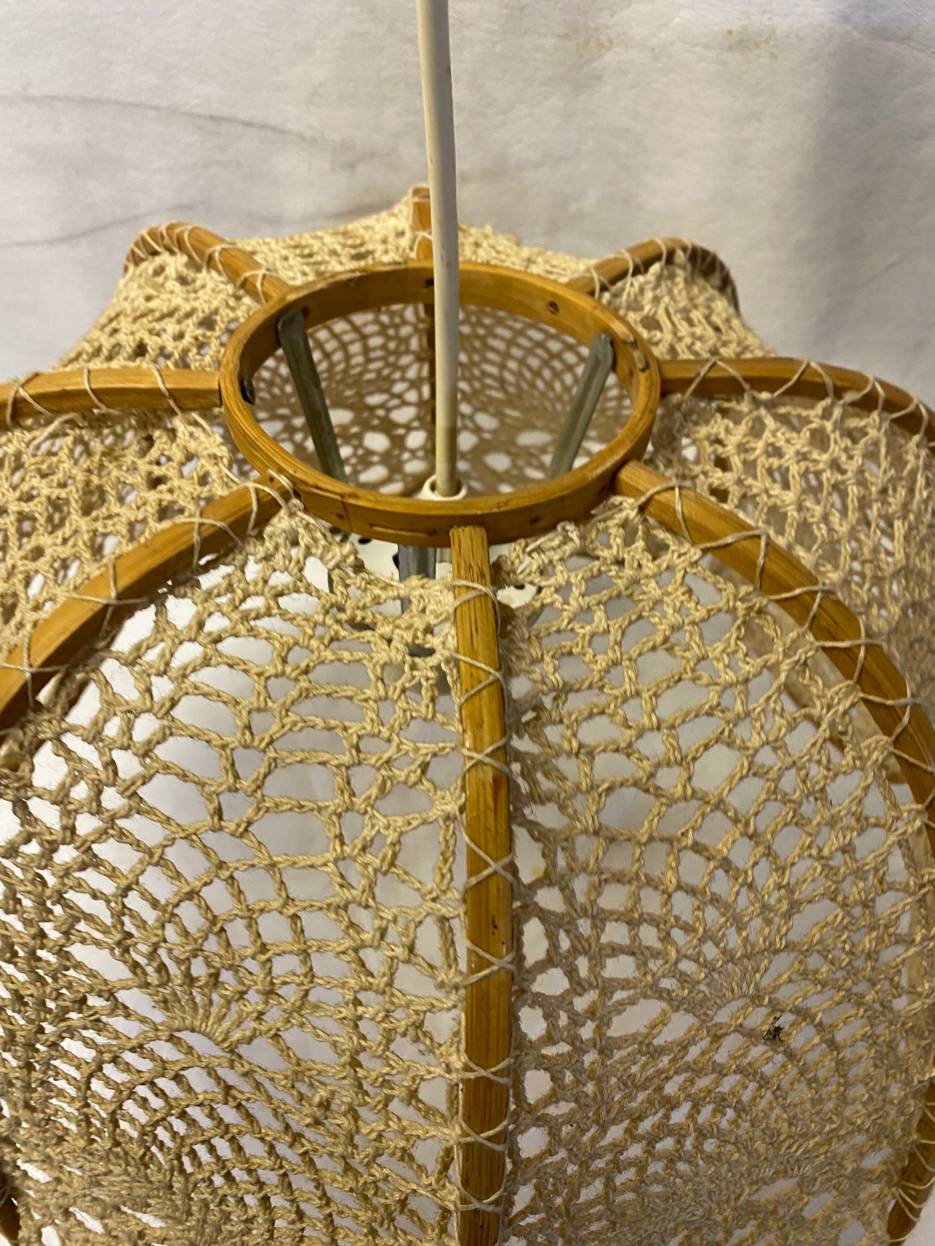 Lace and wood pendant lamp