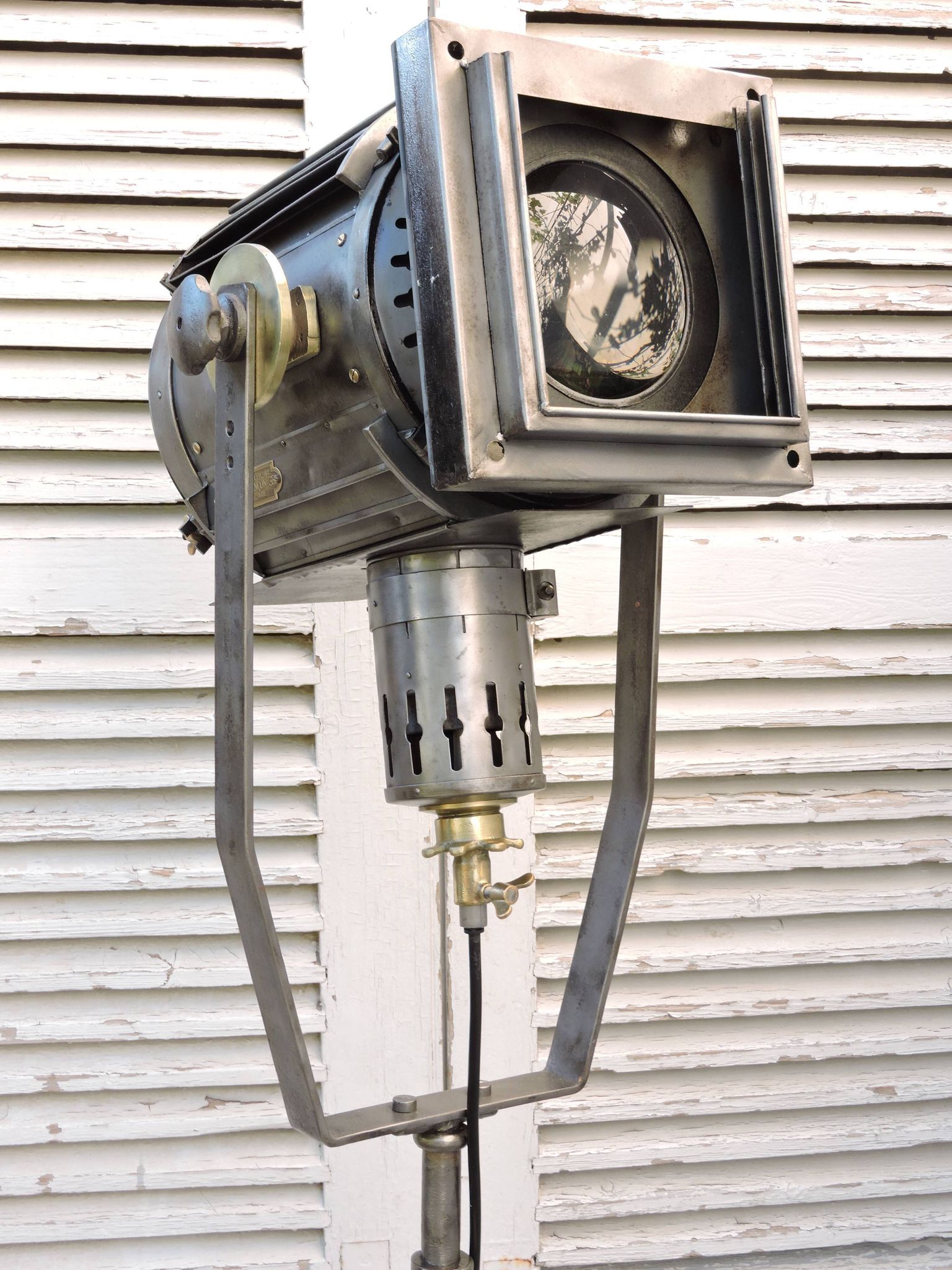 Cinema projector, Clémançon theater on its original foot.
