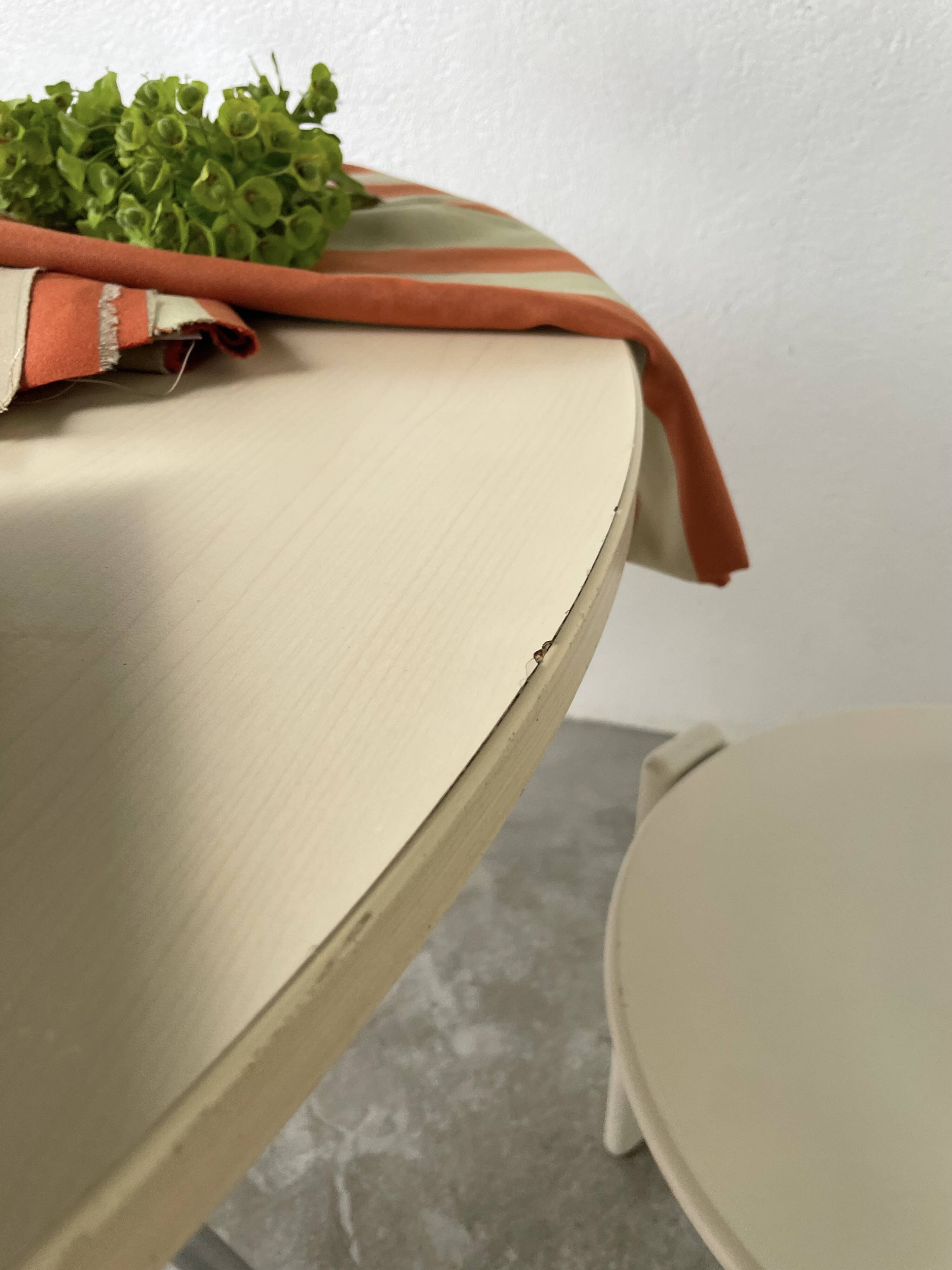 Tecno Nomos Round Table Brushed Metal