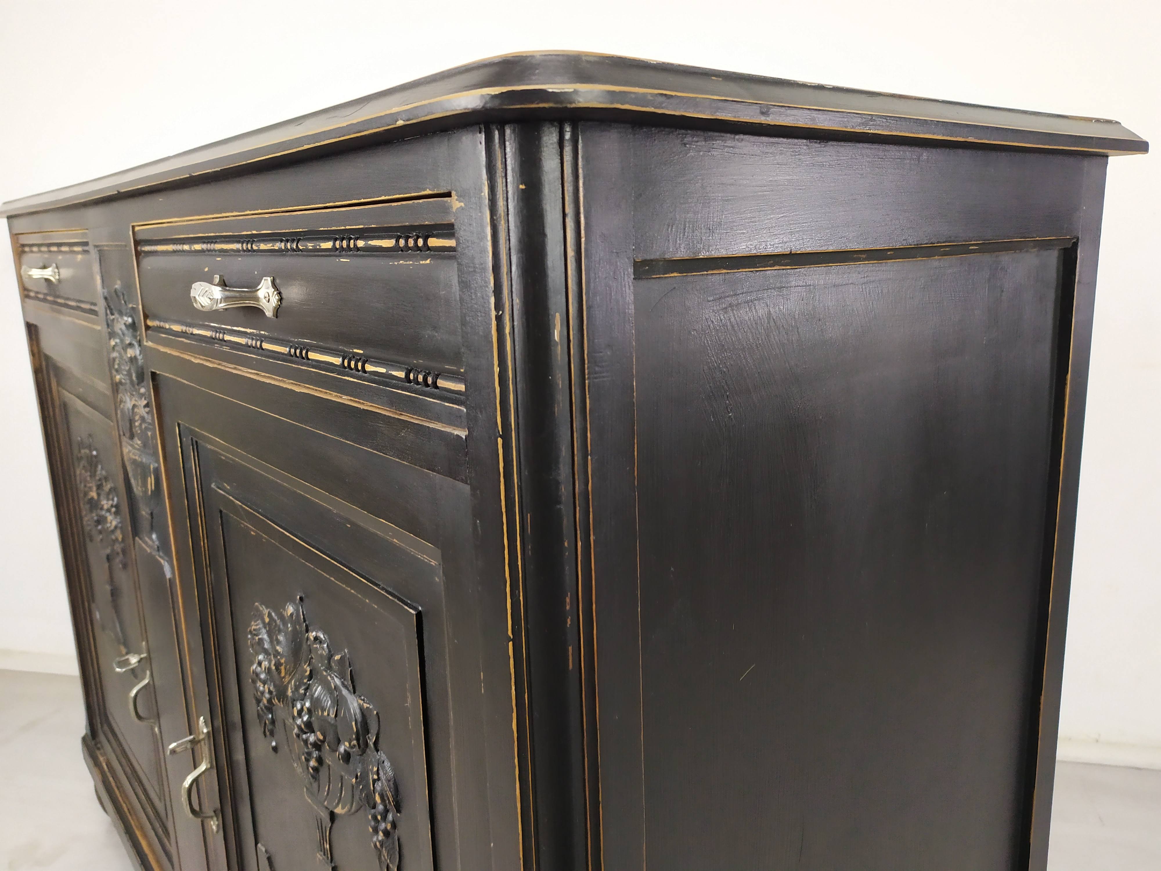 Buffet 1920 patinated black