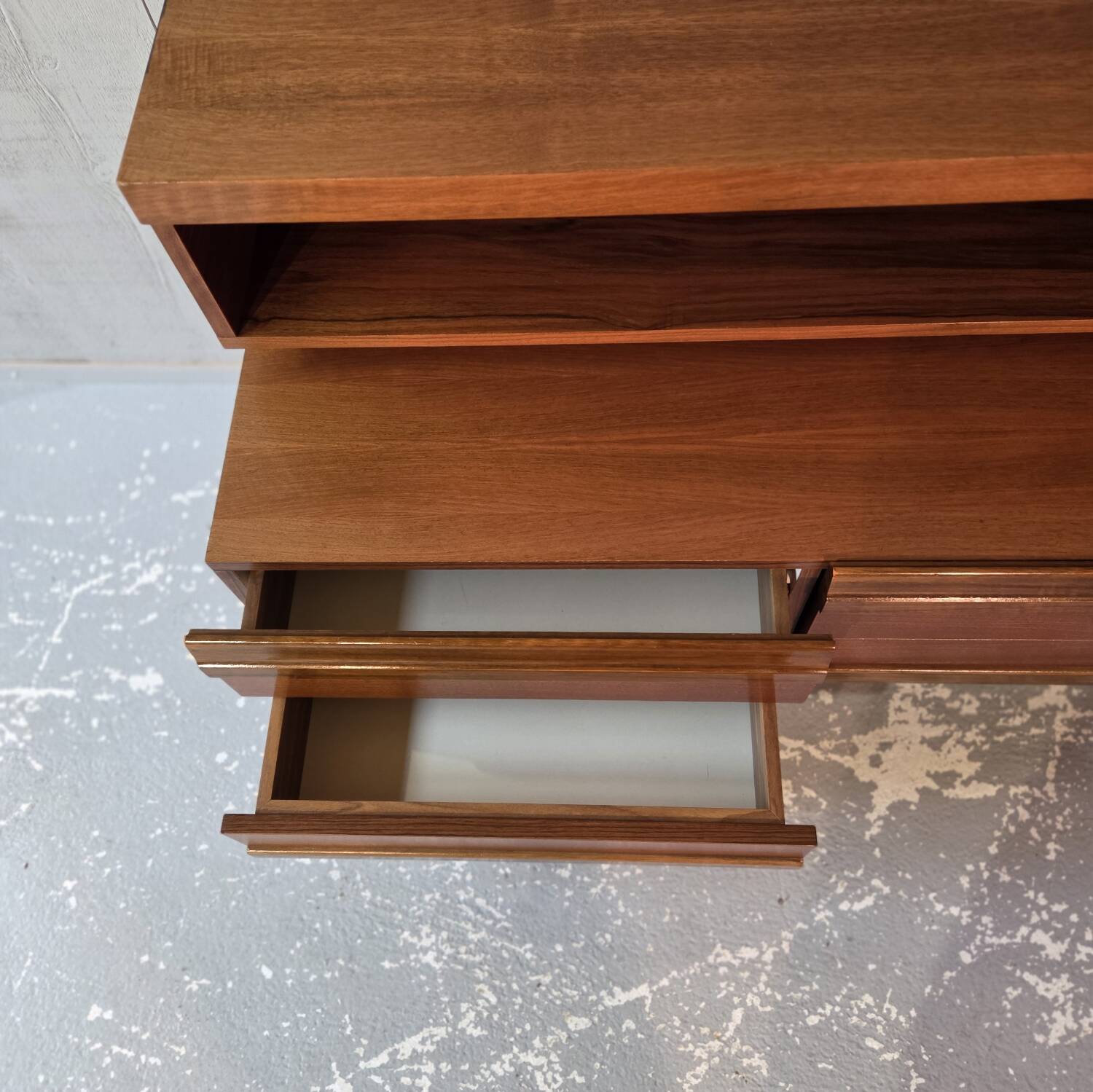 Simat chest of drawers