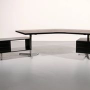 Osvaldo Borsani for Tecno ‘T96’ executive corner desk in black lacquered wood