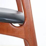 ACO Møbler / Erik Buck “310” teak chair / black leather / mid-century Danish modern design / 1960s / Buch