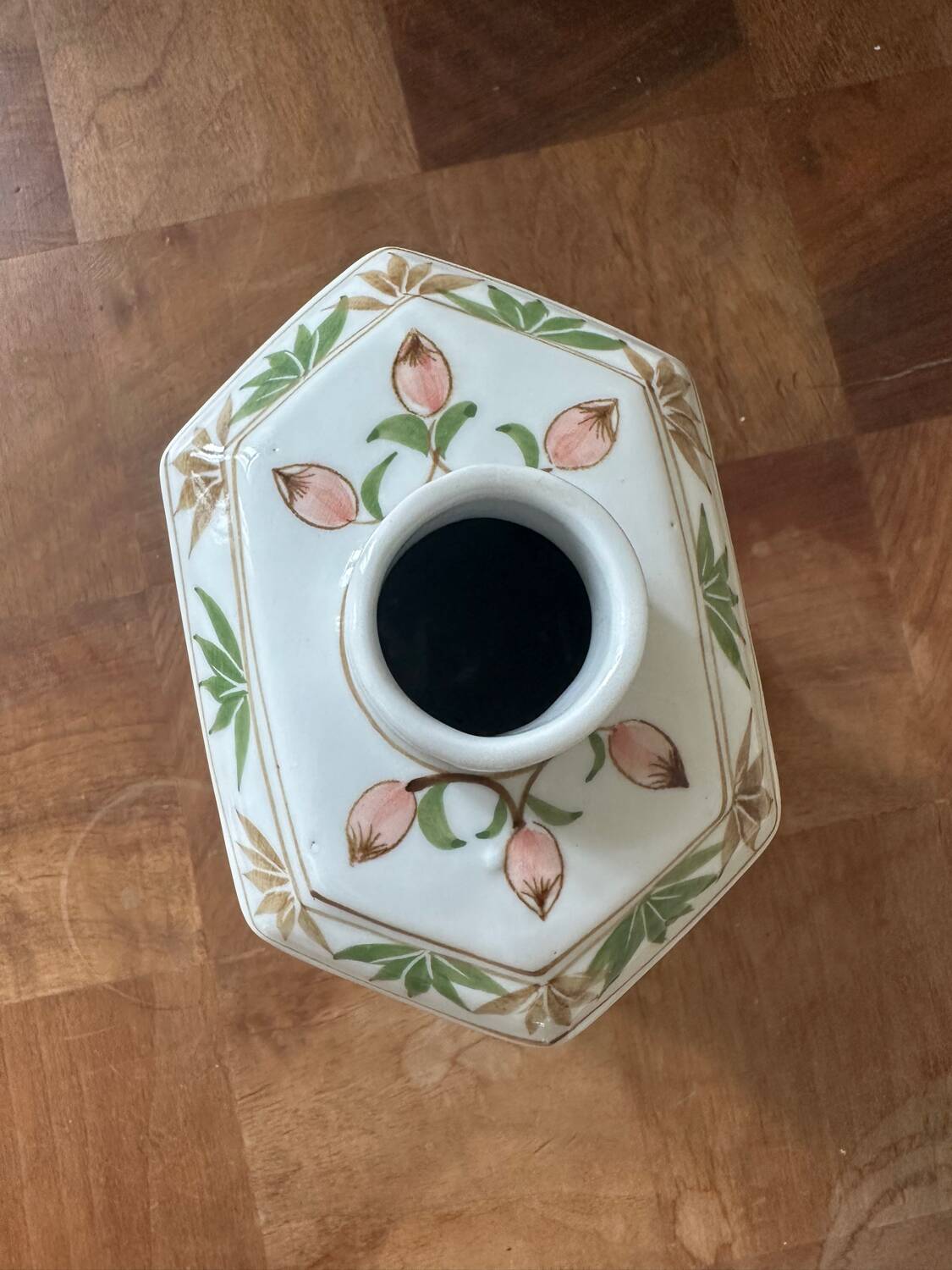 Ceramic pot