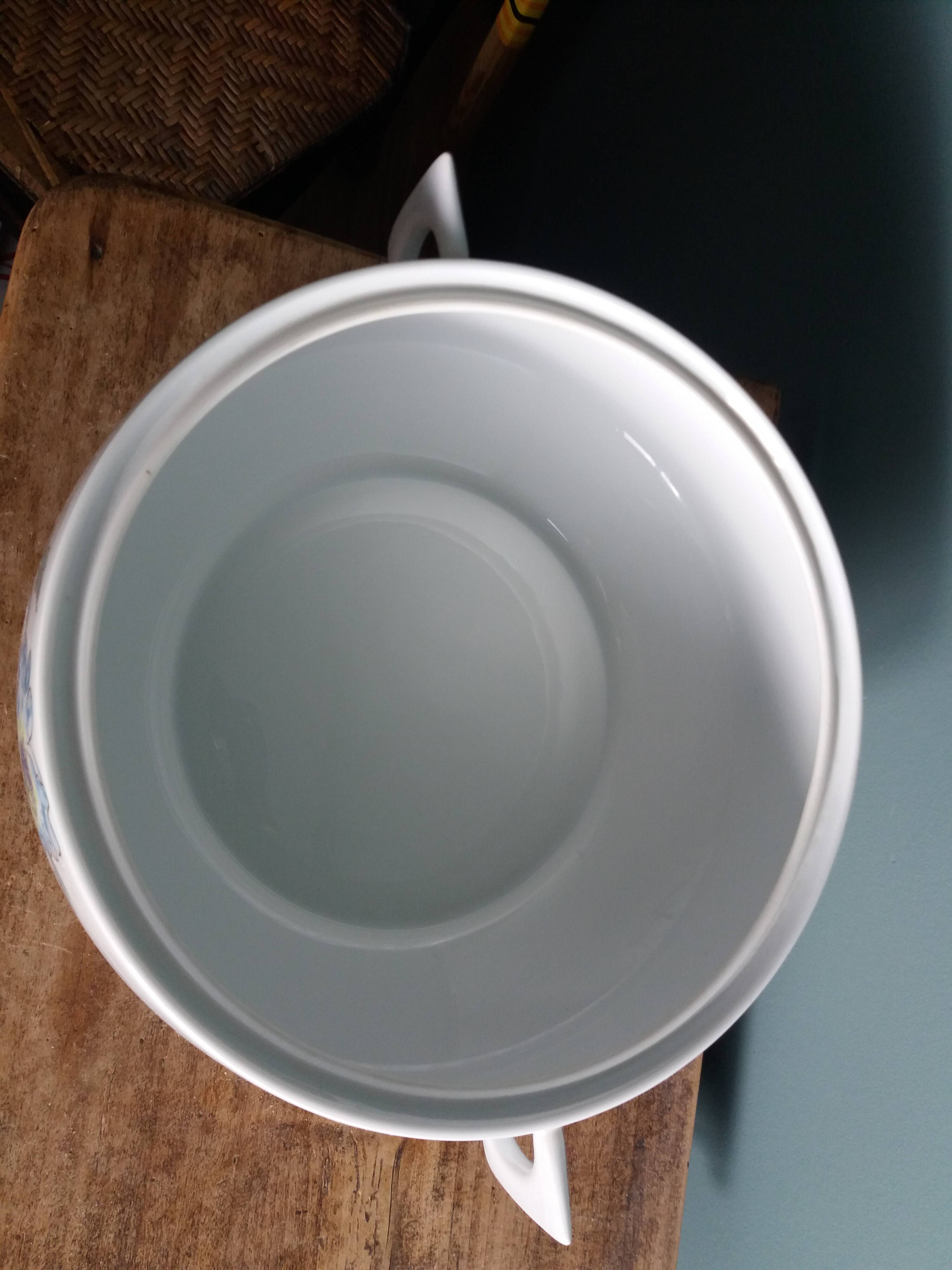 Ariès tureen by Raymond Loewy, Limoges Bernardaud porcelain, Themis pattern