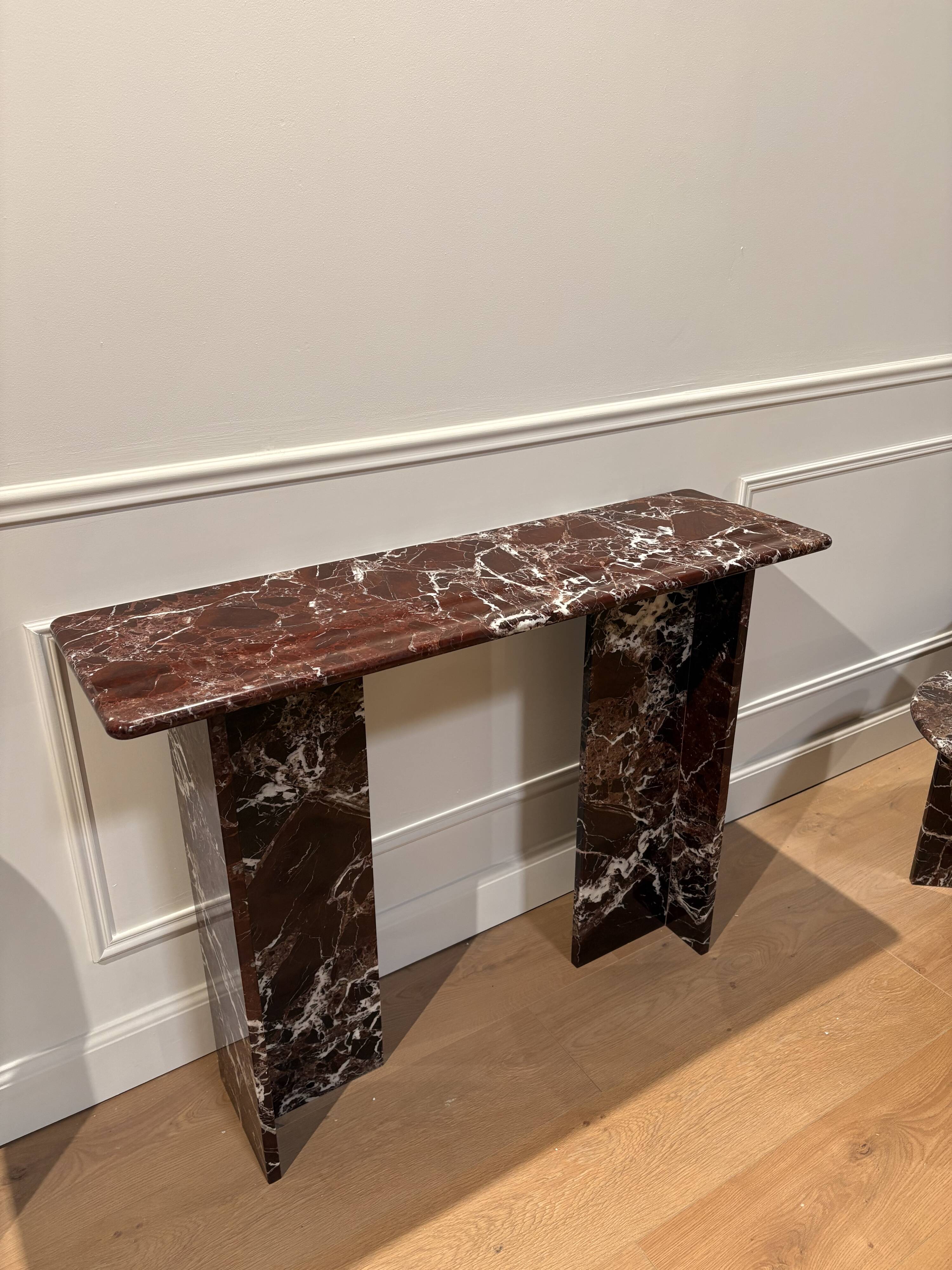 Console in red rosso levanto marble