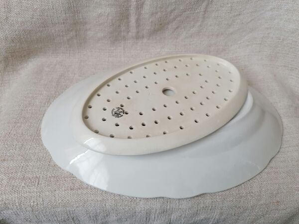 Plat et son drainer en faïence Société Céramique Maastricht