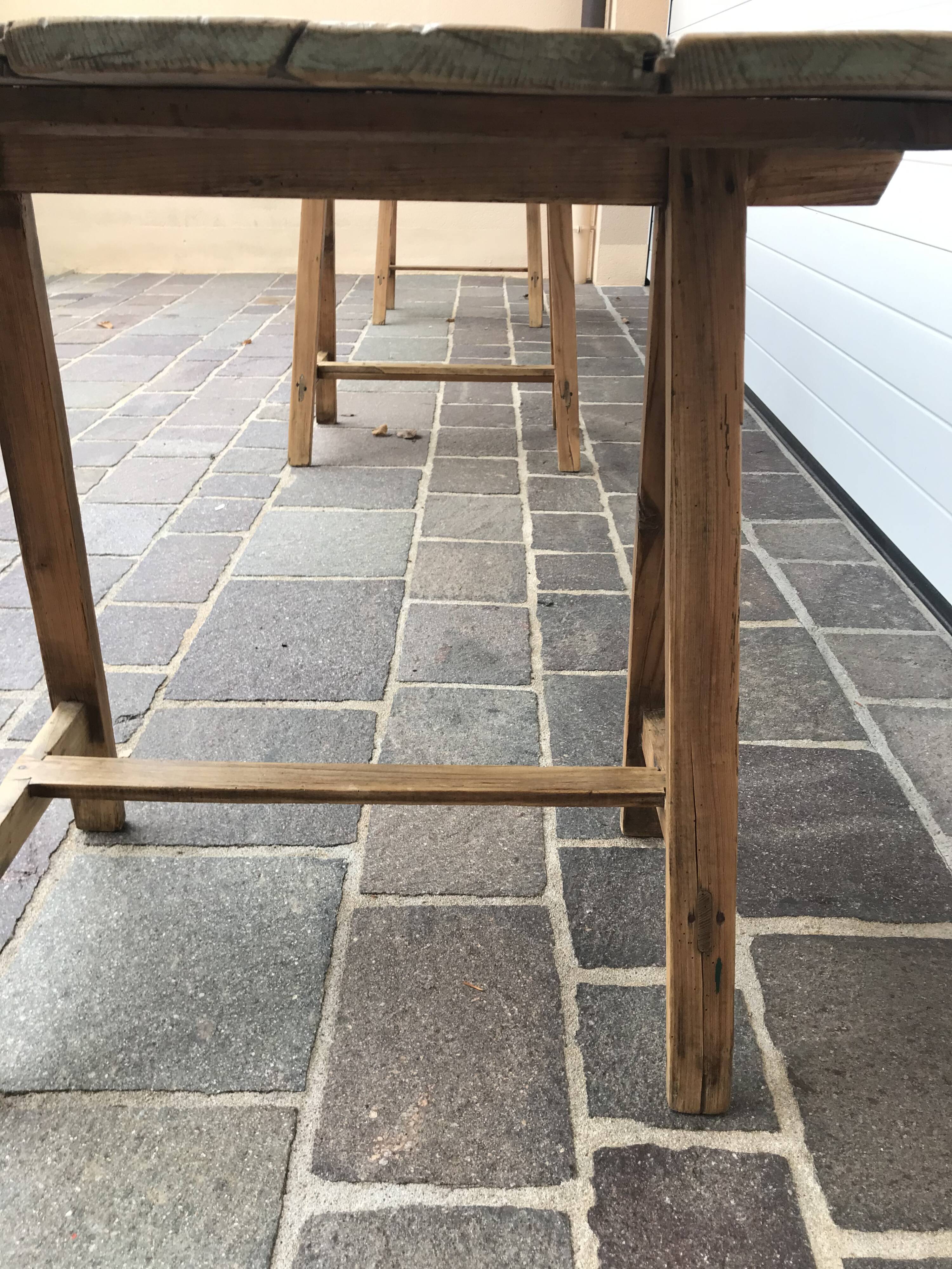 Winegrower's farm table