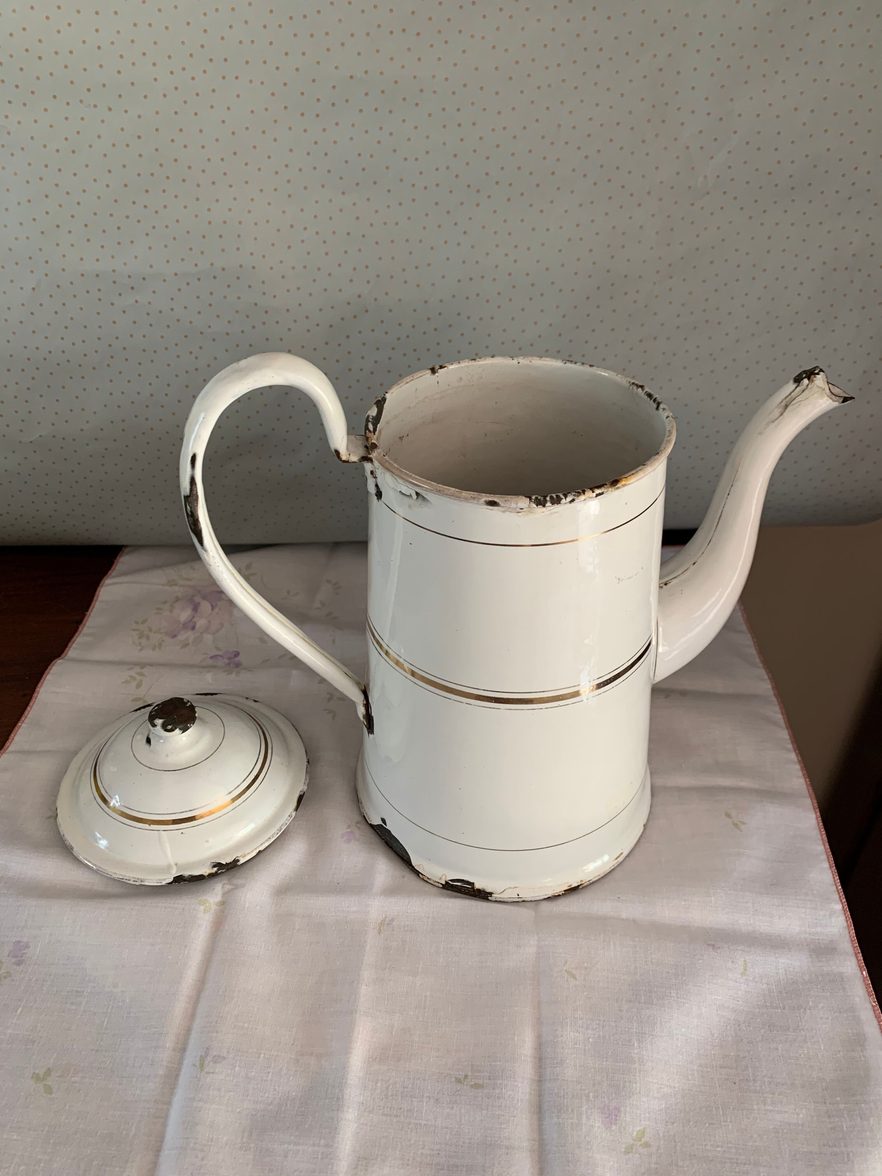 Old enamelled sheet coffee maker