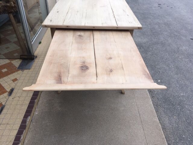 Farm table