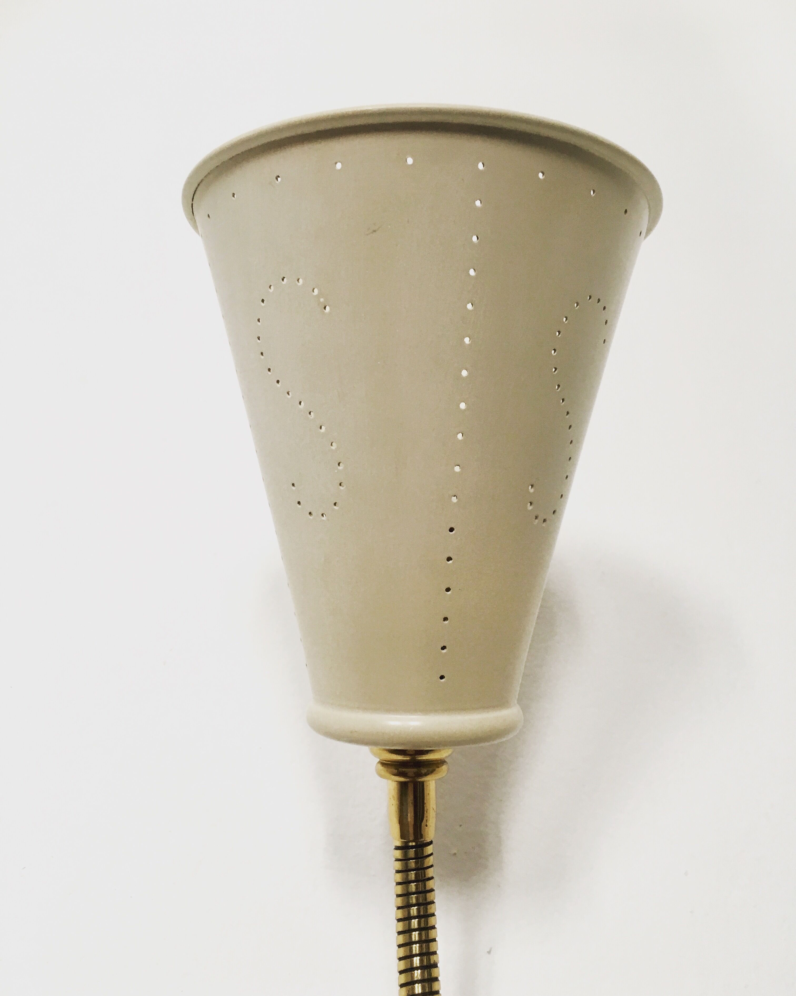 Magnificent adjustable italian Mid Century Modern brass wall sconce