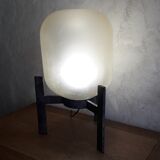 Tripod table lamp