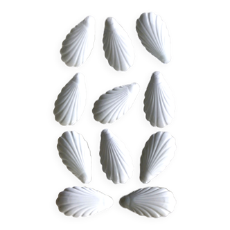 Set of 11 shell raviers in porcelain pillivuyt