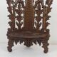 Etagère d'angle en bois sculpté
