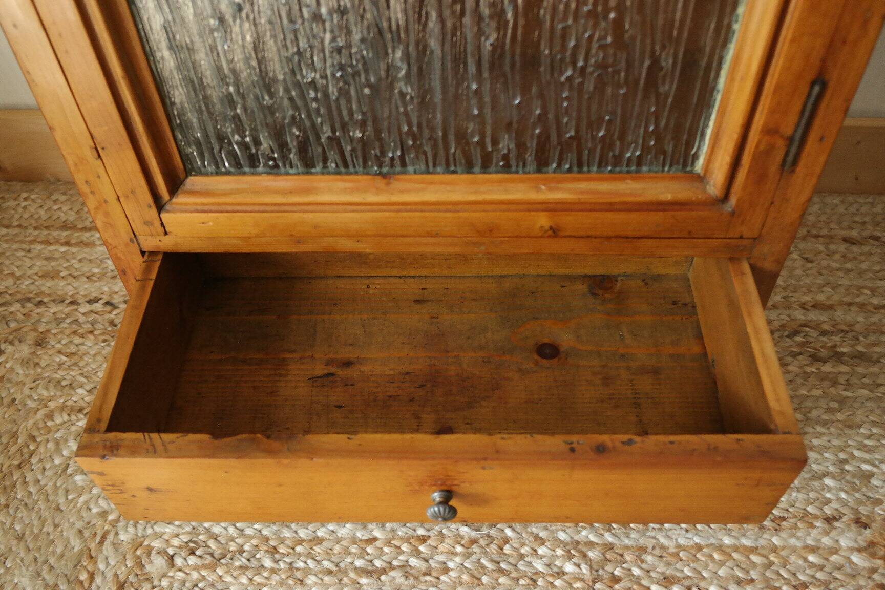 Low country window from the early 20th century