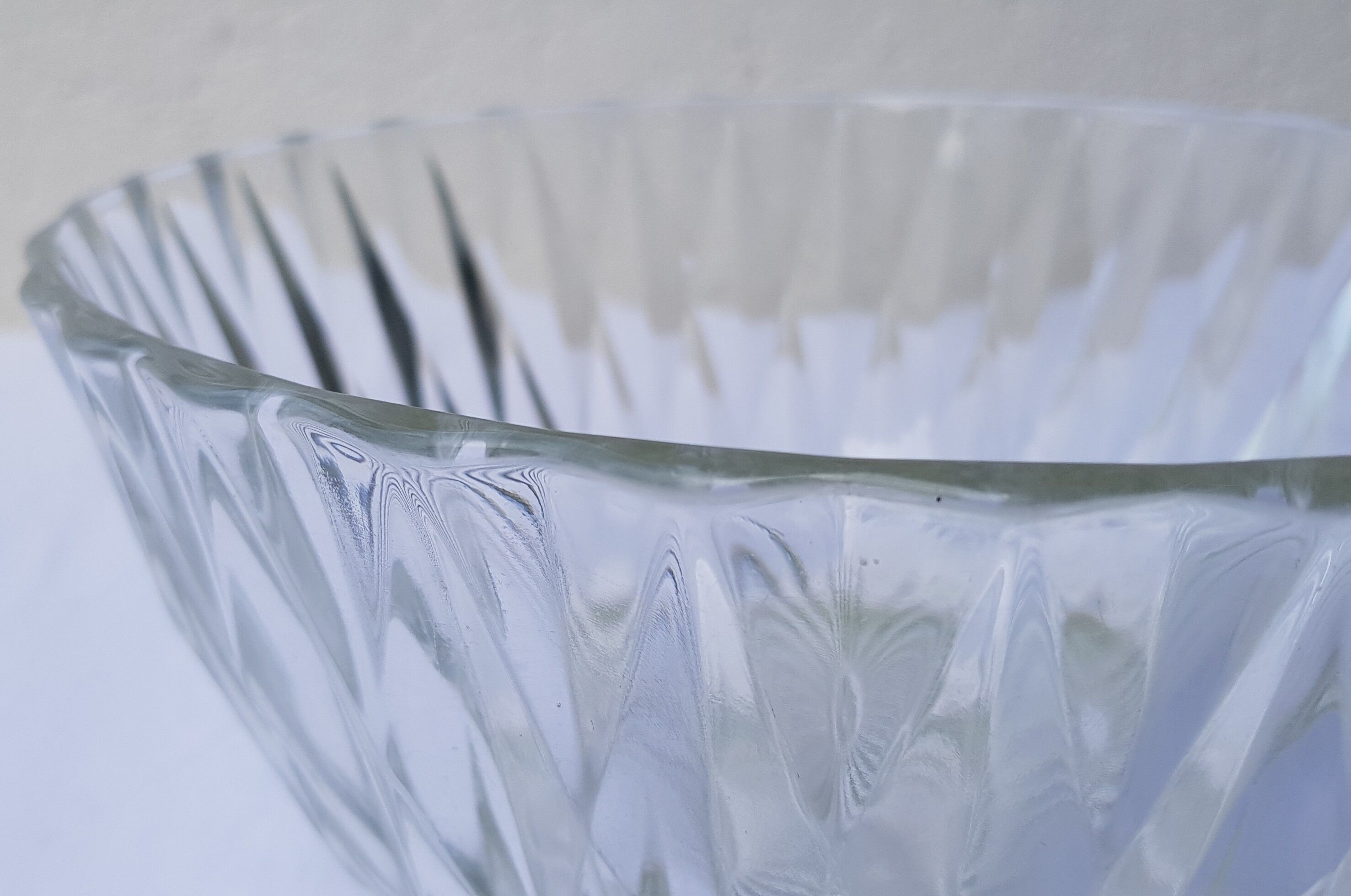 70 ' s chiseled glass bowl