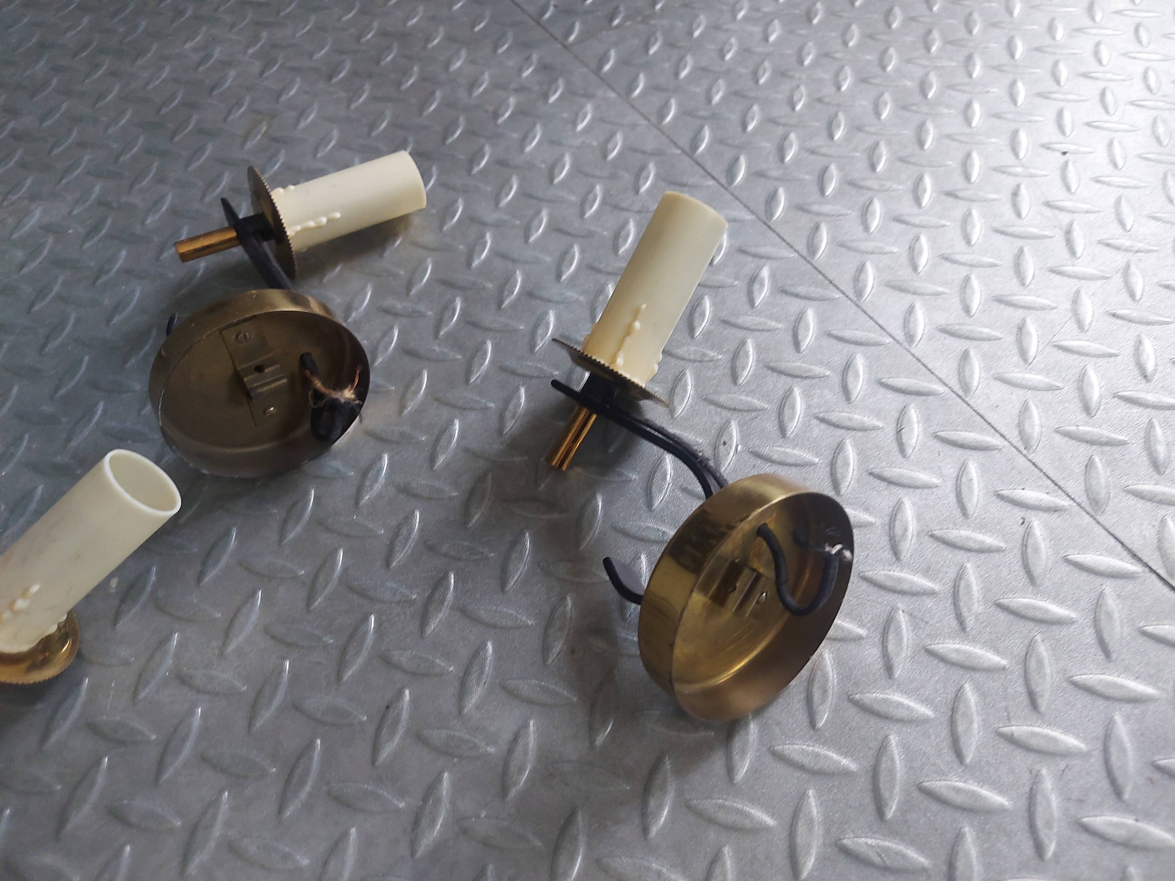 3 brass sconces with lampshade, 50