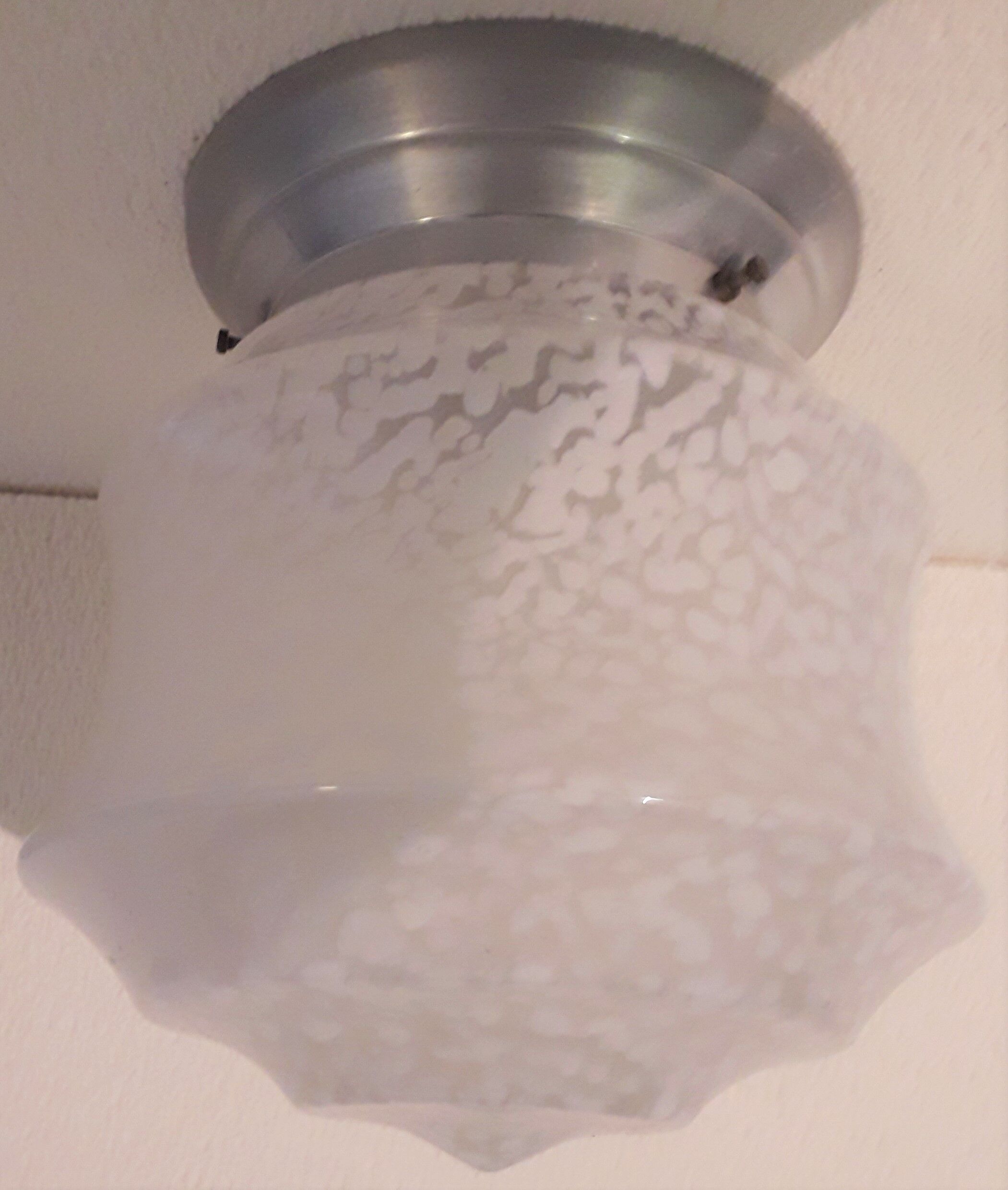 White clichy glass ceiling lamp