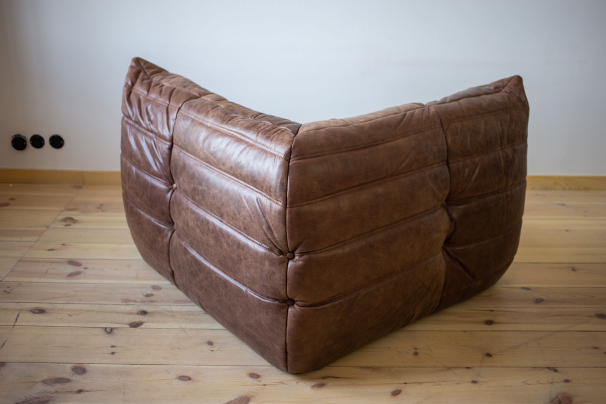 Togo armchair model designed by Michel Ducaroy 1973