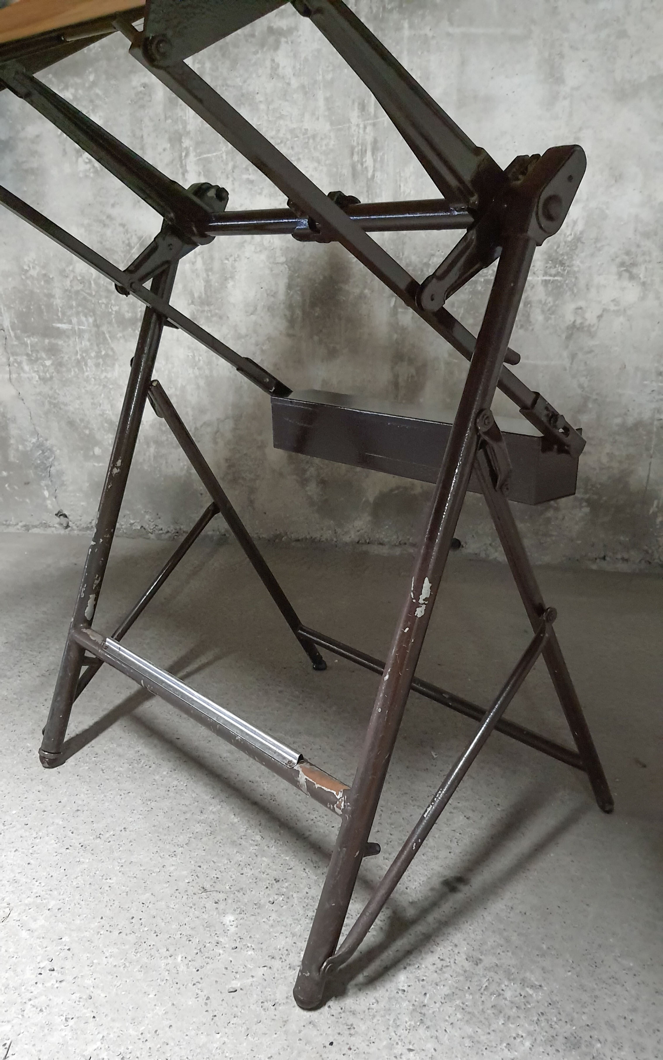 Table à dessin architecte Sautereau Paris 1950 fonte avec chaise Thonet