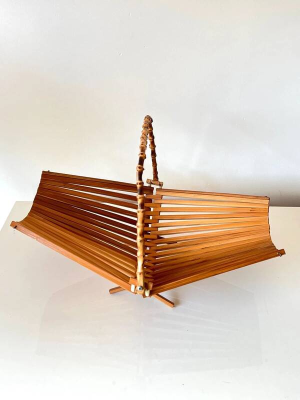 Vintage folding fruit basket – bamboo handle – 1950s