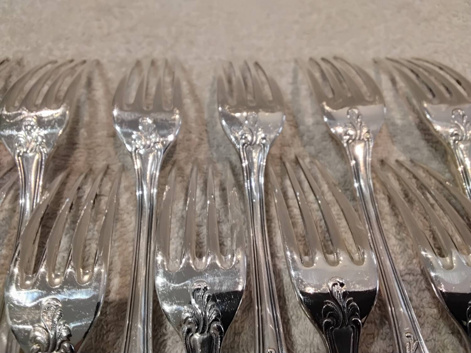 12 silver-plated metal table forks Ercuis Dubarry model